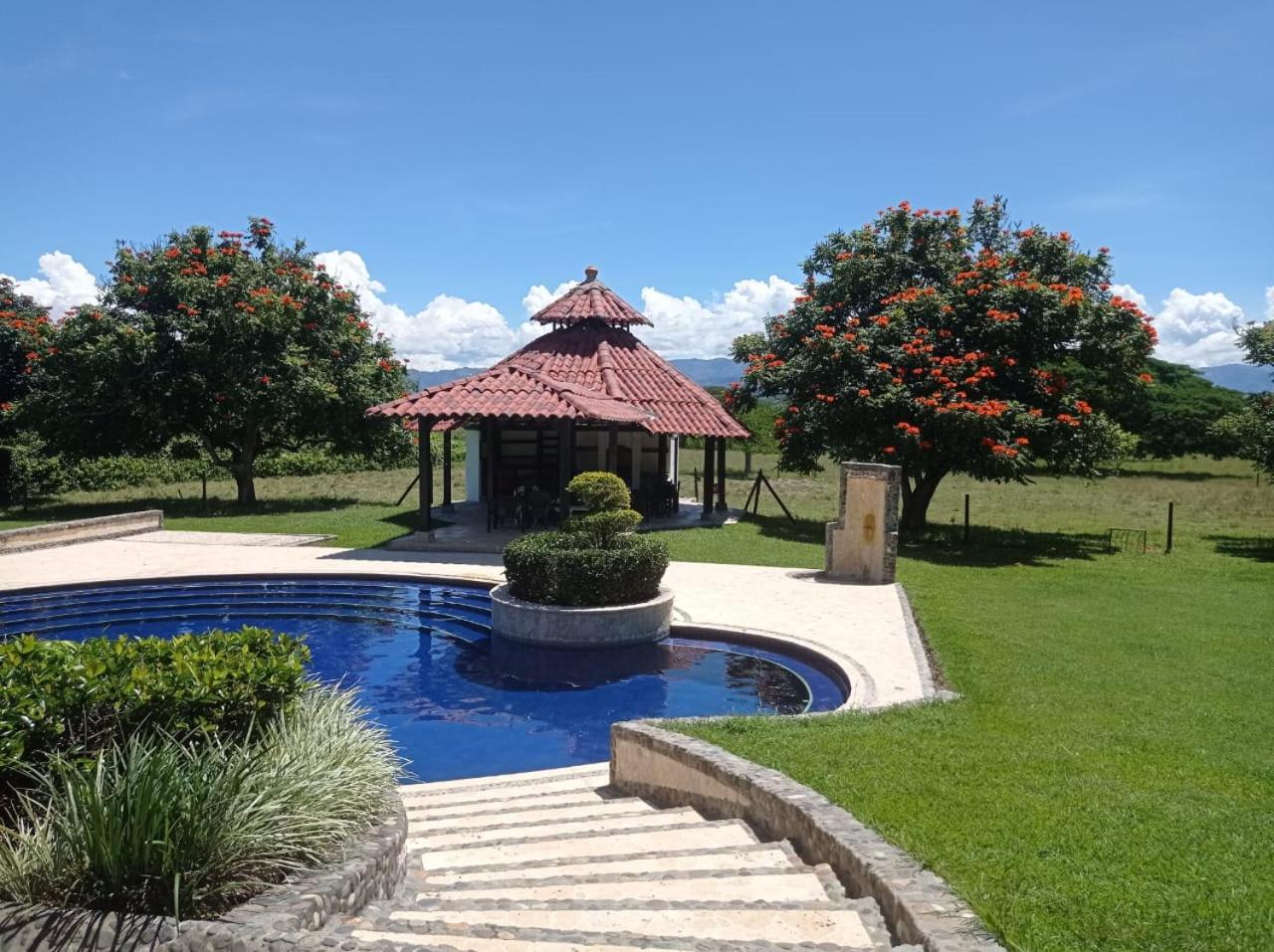 CASA CAMPESTRE LA CAMPIÑA LA VICTORIA Valle del Cauca ESPACIO COMPLETO