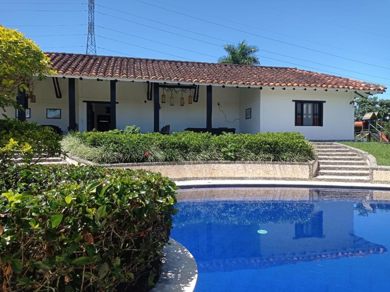CASA CAMPESTRE LA CAMPIÑA LA VICTORIA Valle del Cauca ESPACIO COMPLETO