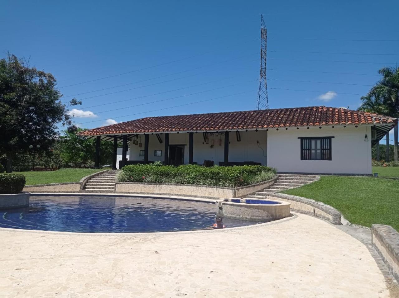 CASA CAMPESTRE LA CAMPIÑA LA VICTORIA Valle del Cauca ESPACIO COMPLETO