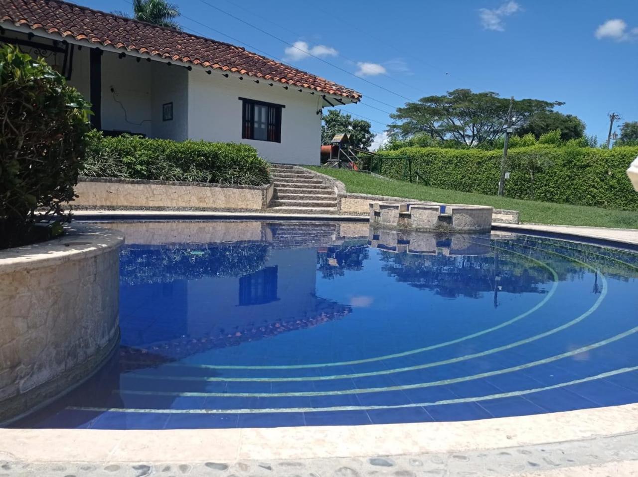 CASA CAMPESTRE LA CAMPIÑA LA VICTORIA Valle del Cauca ESPACIO COMPLETO