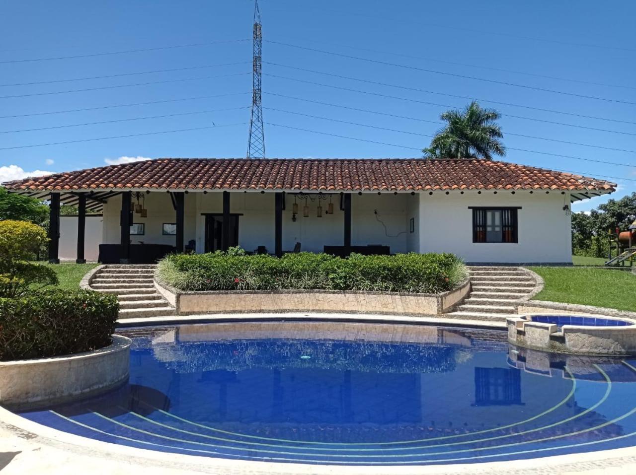 CASA CAMPESTRE LA CAMPIÑA LA VICTORIA Valle del Cauca ESPACIO COMPLETO