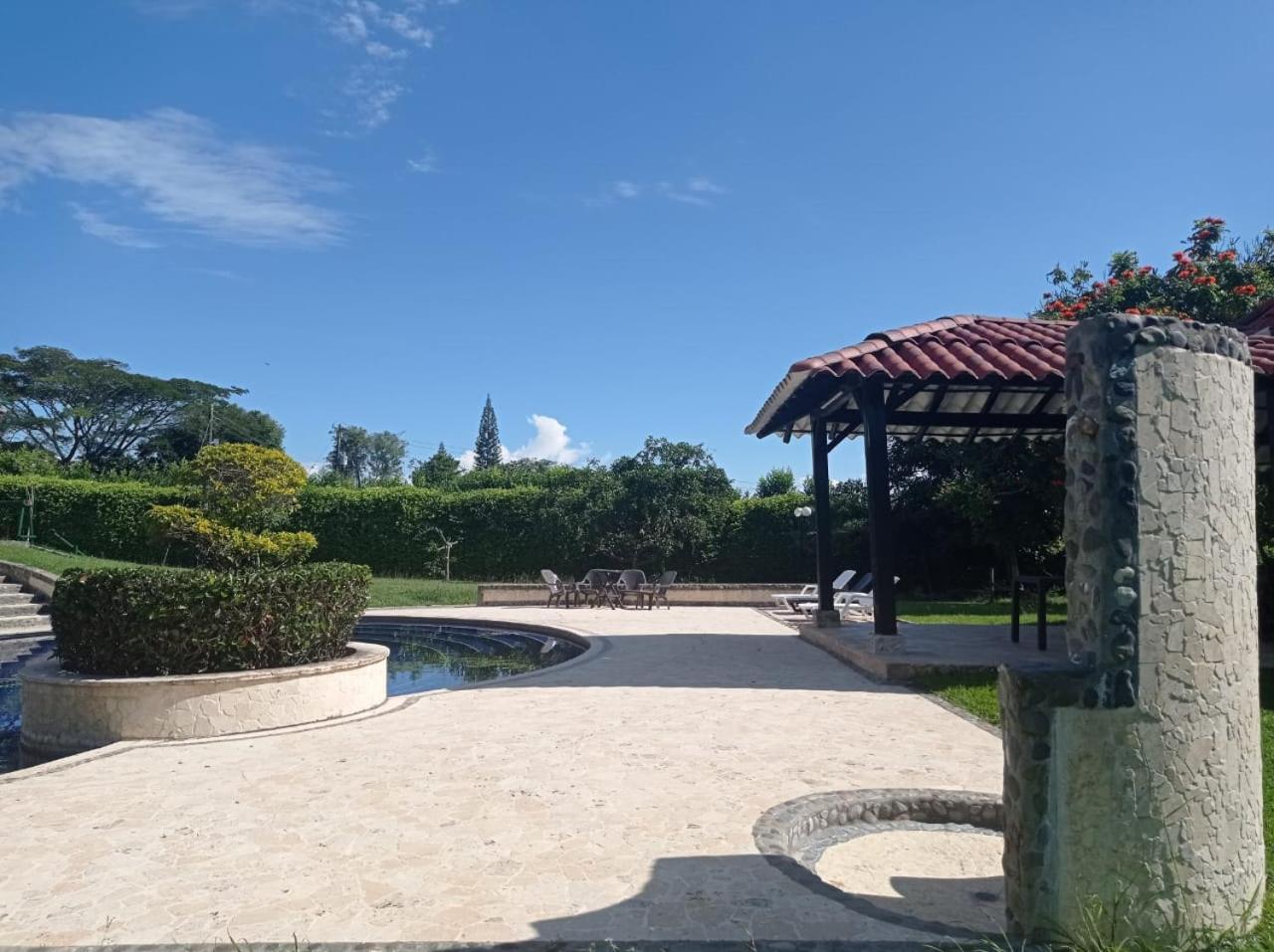 CASA CAMPESTRE LA CAMPIÑA LA VICTORIA Valle del Cauca ESPACIO COMPLETO