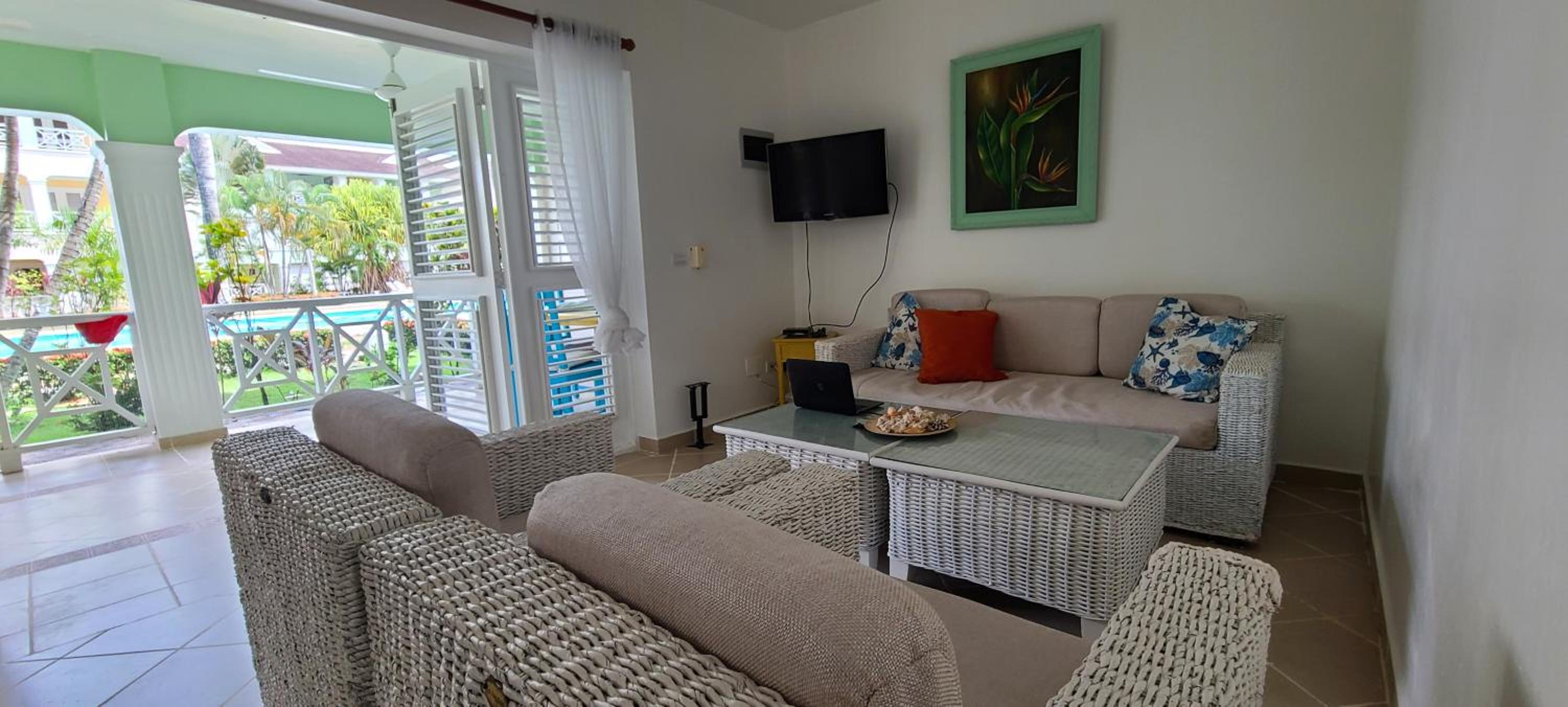 Playa Turquesa only 50m From the Beach Walk to all Restaurants view 4