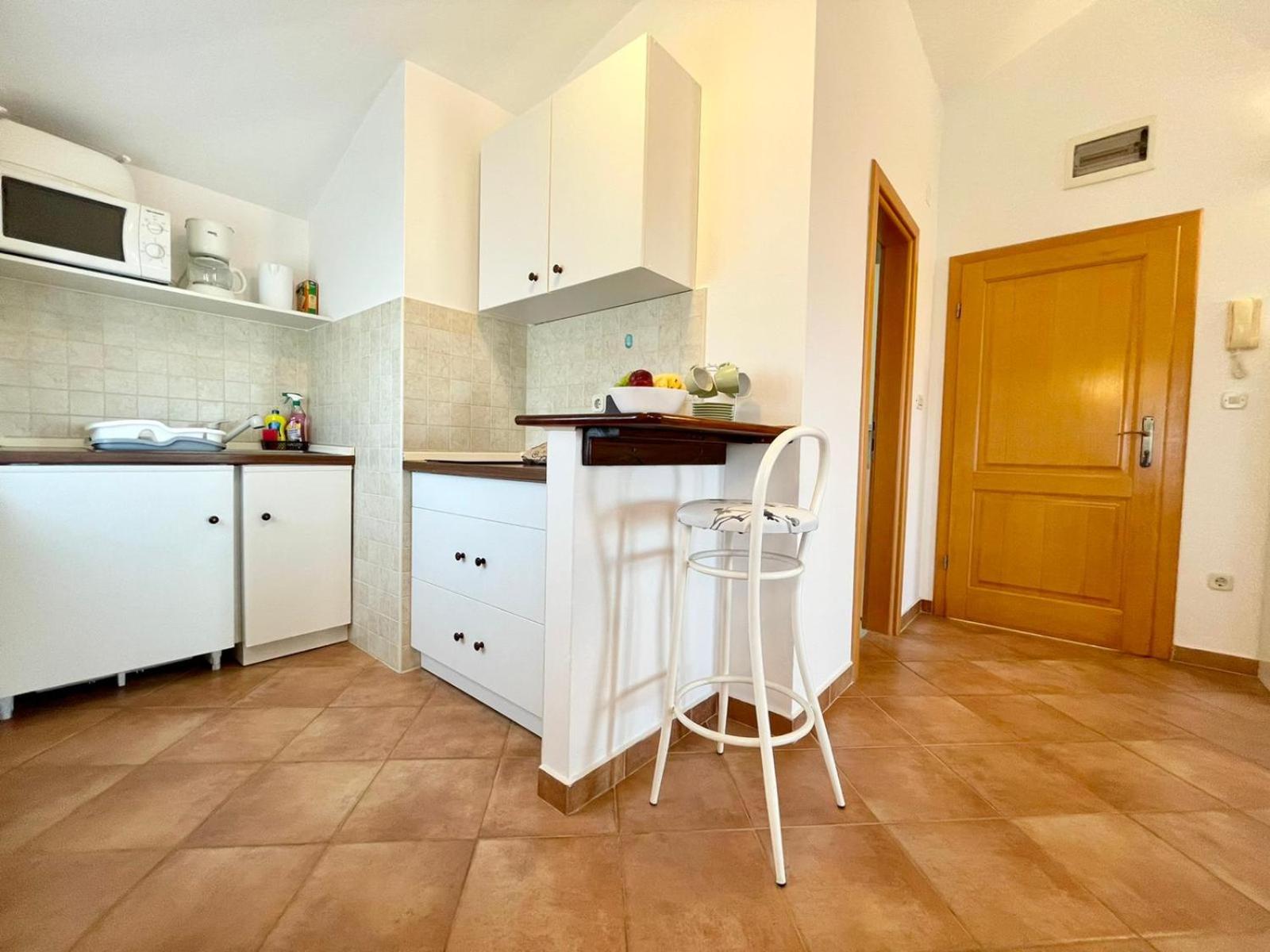 Apartments Ladonja