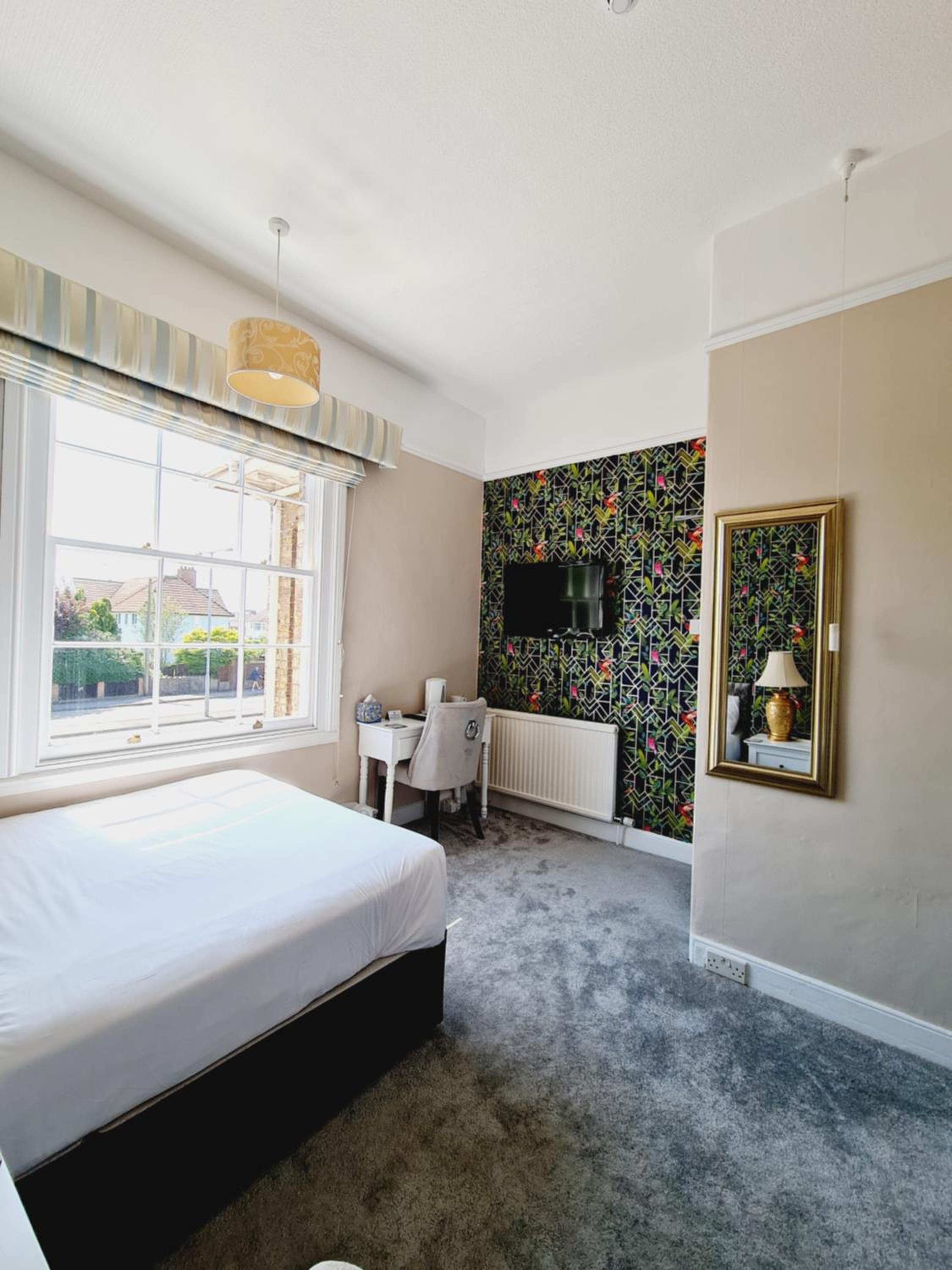 Beaufort Lodge - Central Location & Free Parking