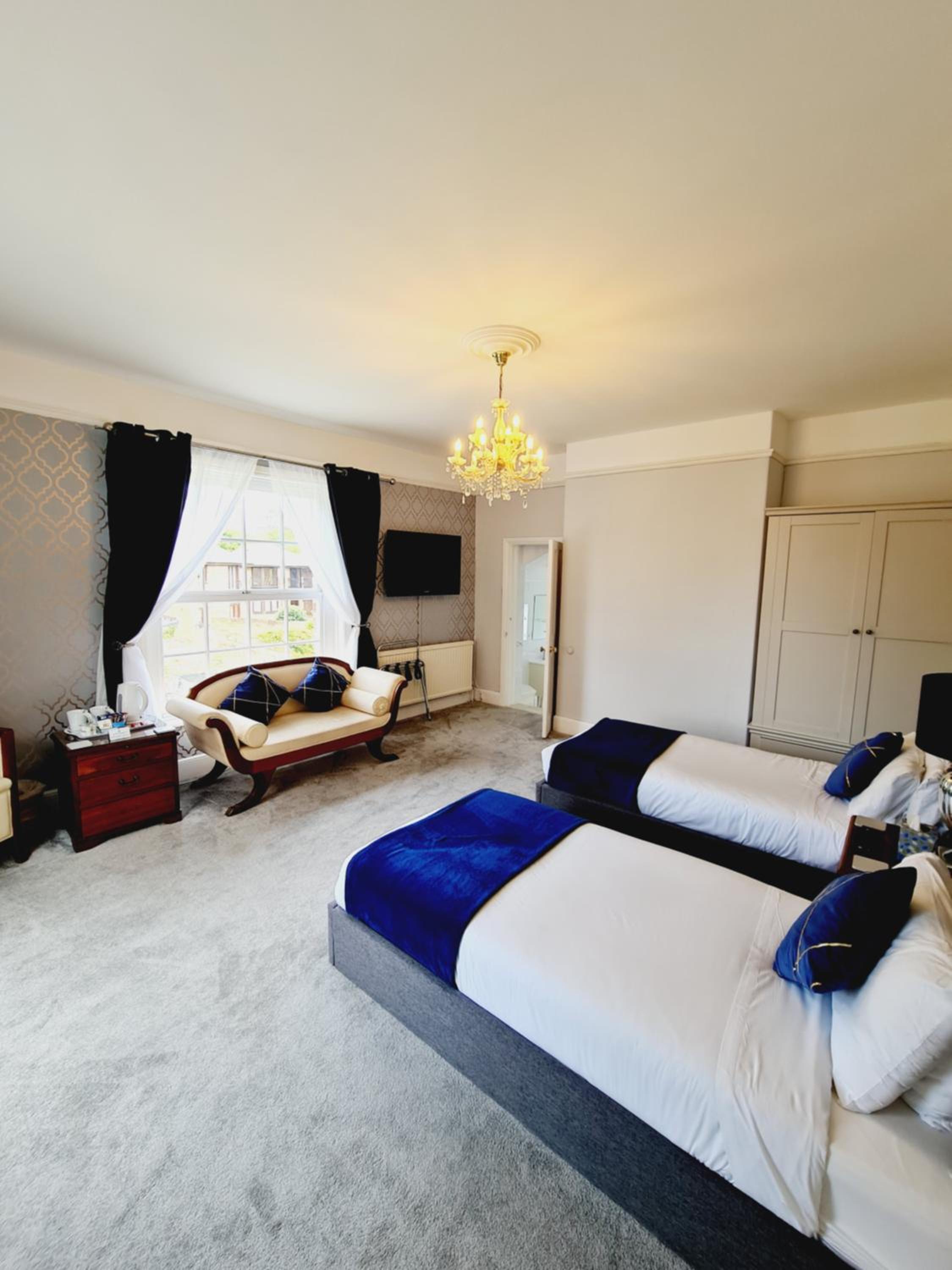 Beaufort Lodge - Central Location & Free Parking