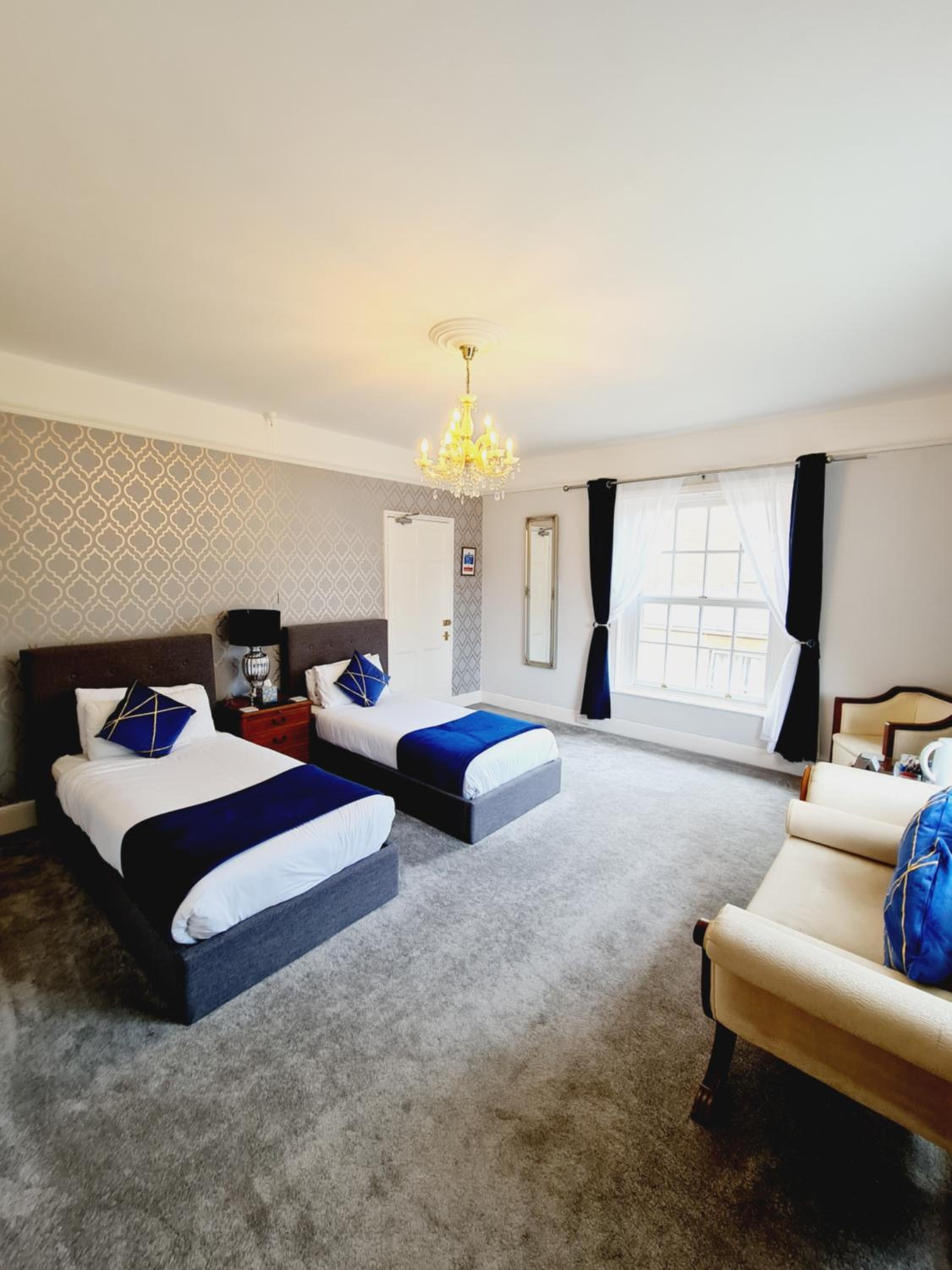 Beaufort Lodge - Central Location & Free Parking