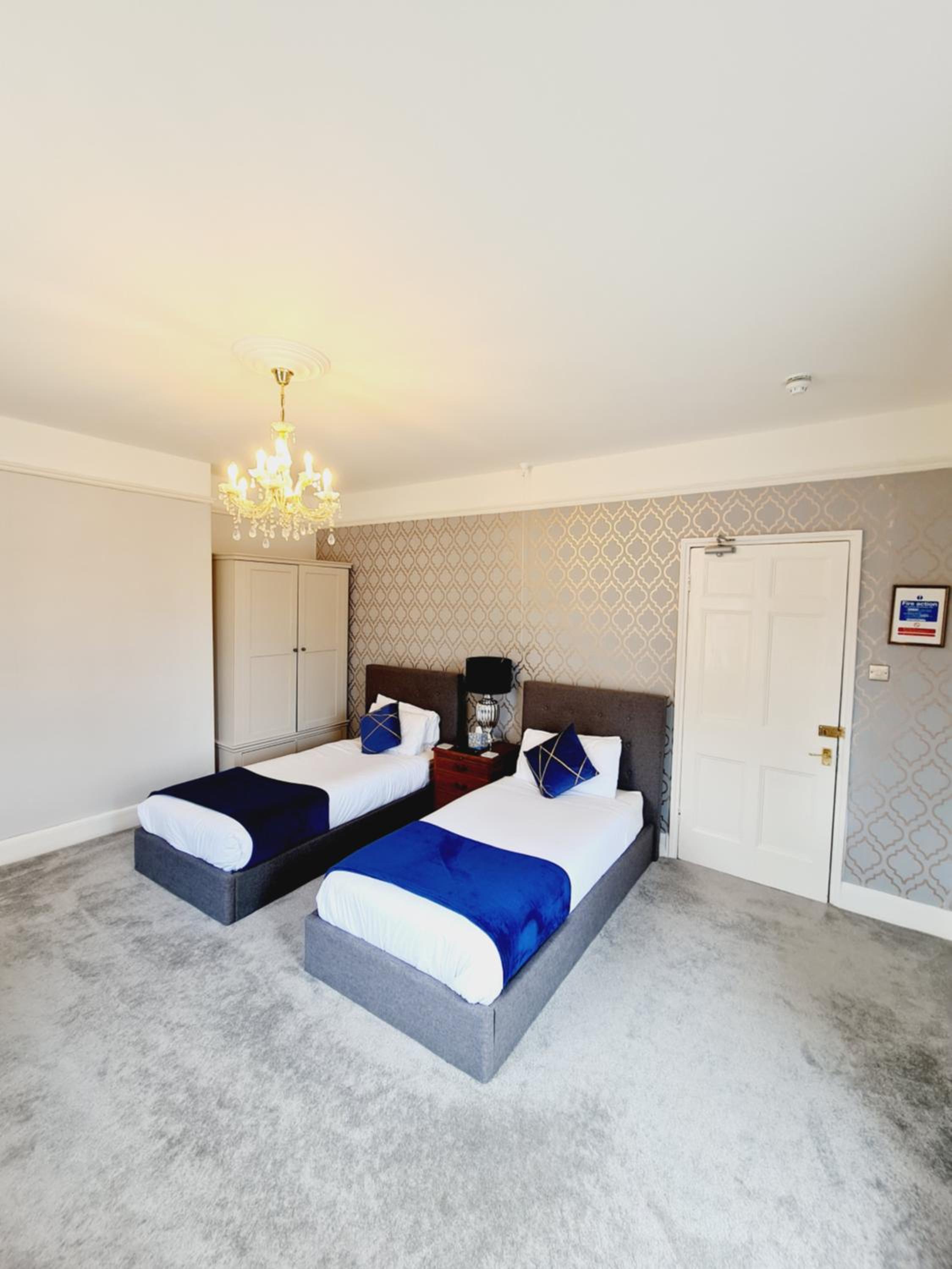 Beaufort Lodge - Central Location & Free Parking