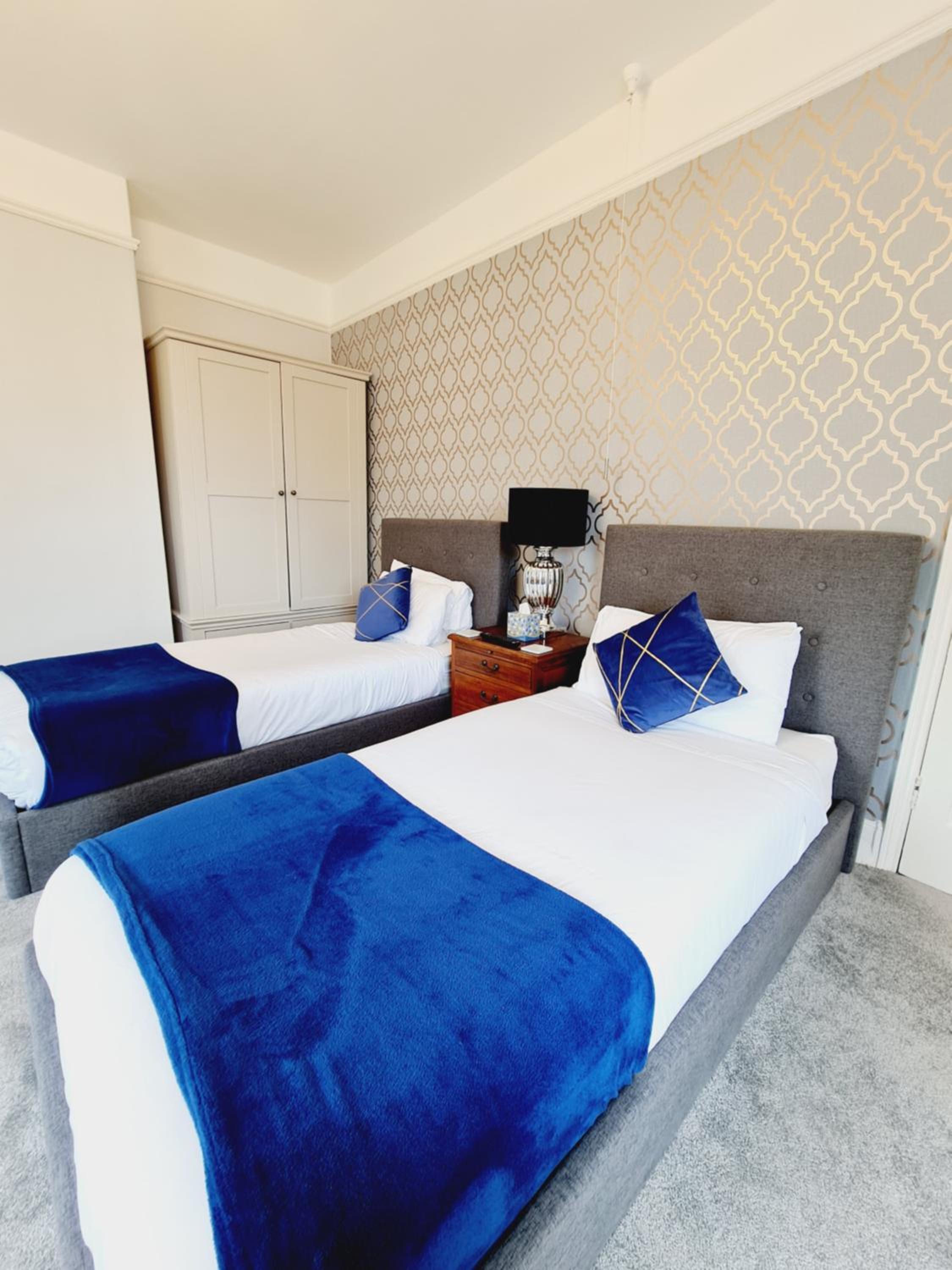 Beaufort Lodge - Central Location & Free Parking