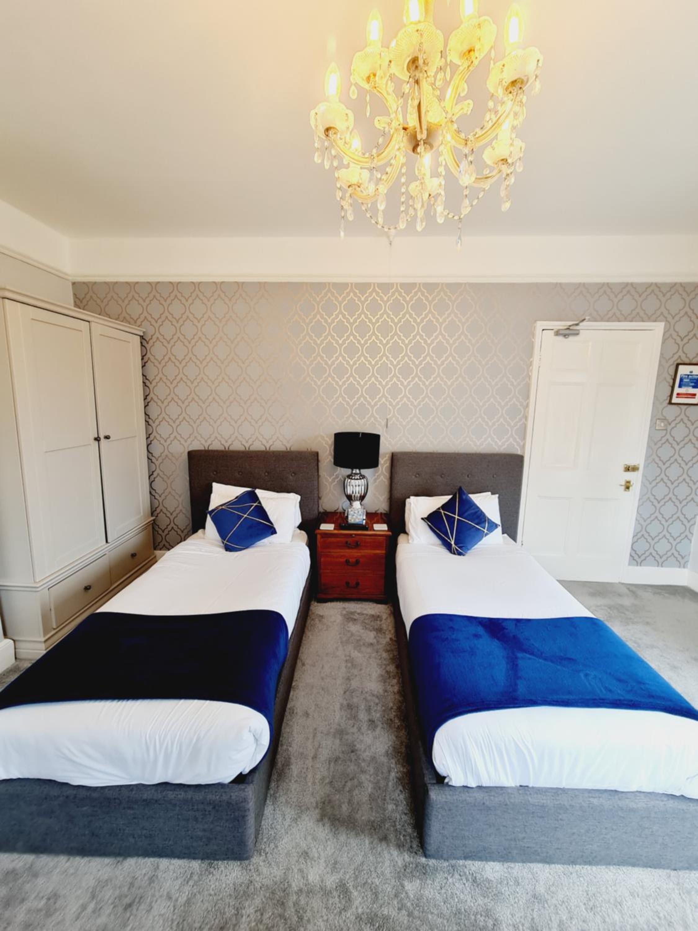 Beaufort Lodge - Central Location & Free Parking