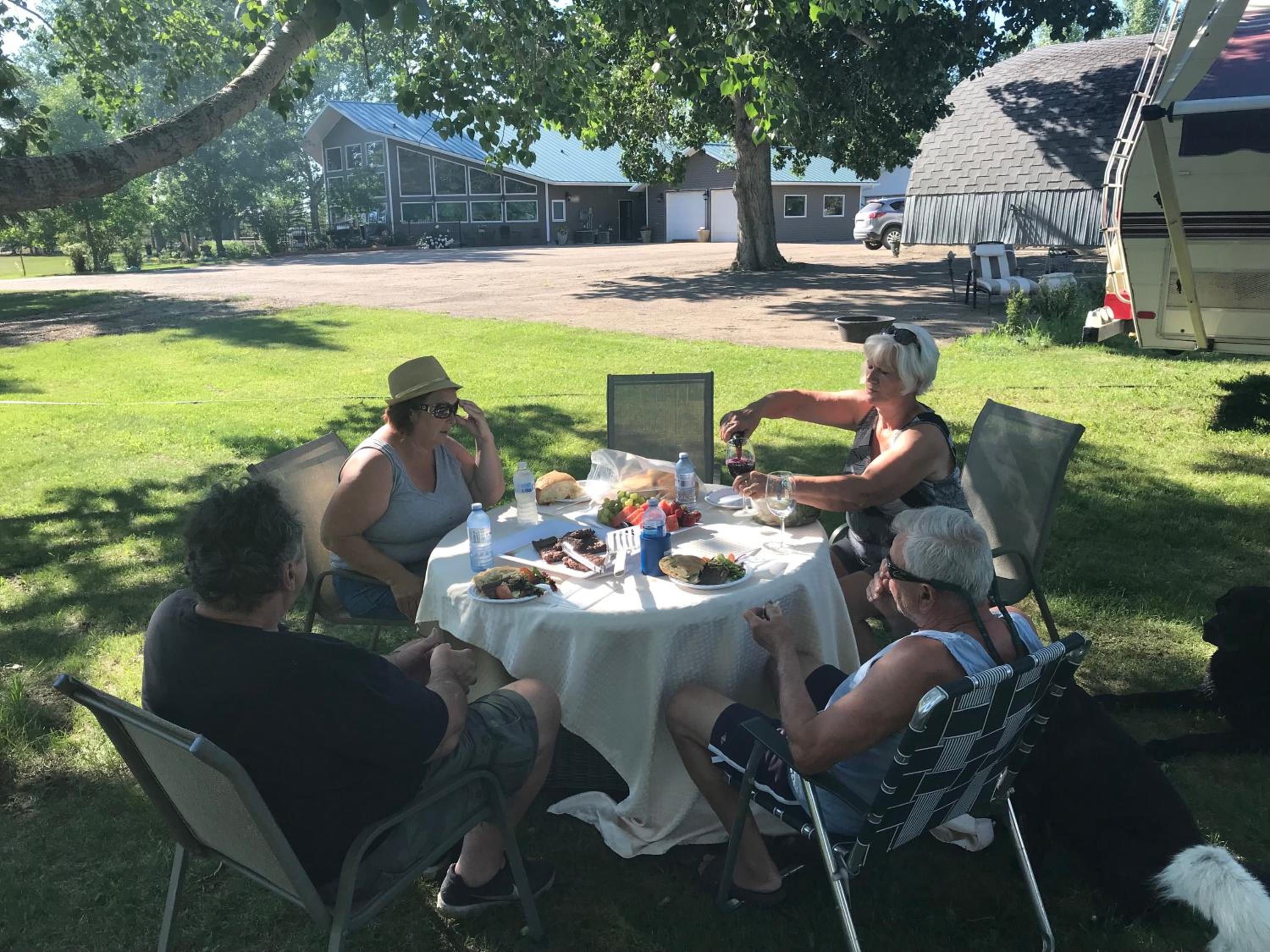 Rolling Hills Country Resort Bed and Breakfast