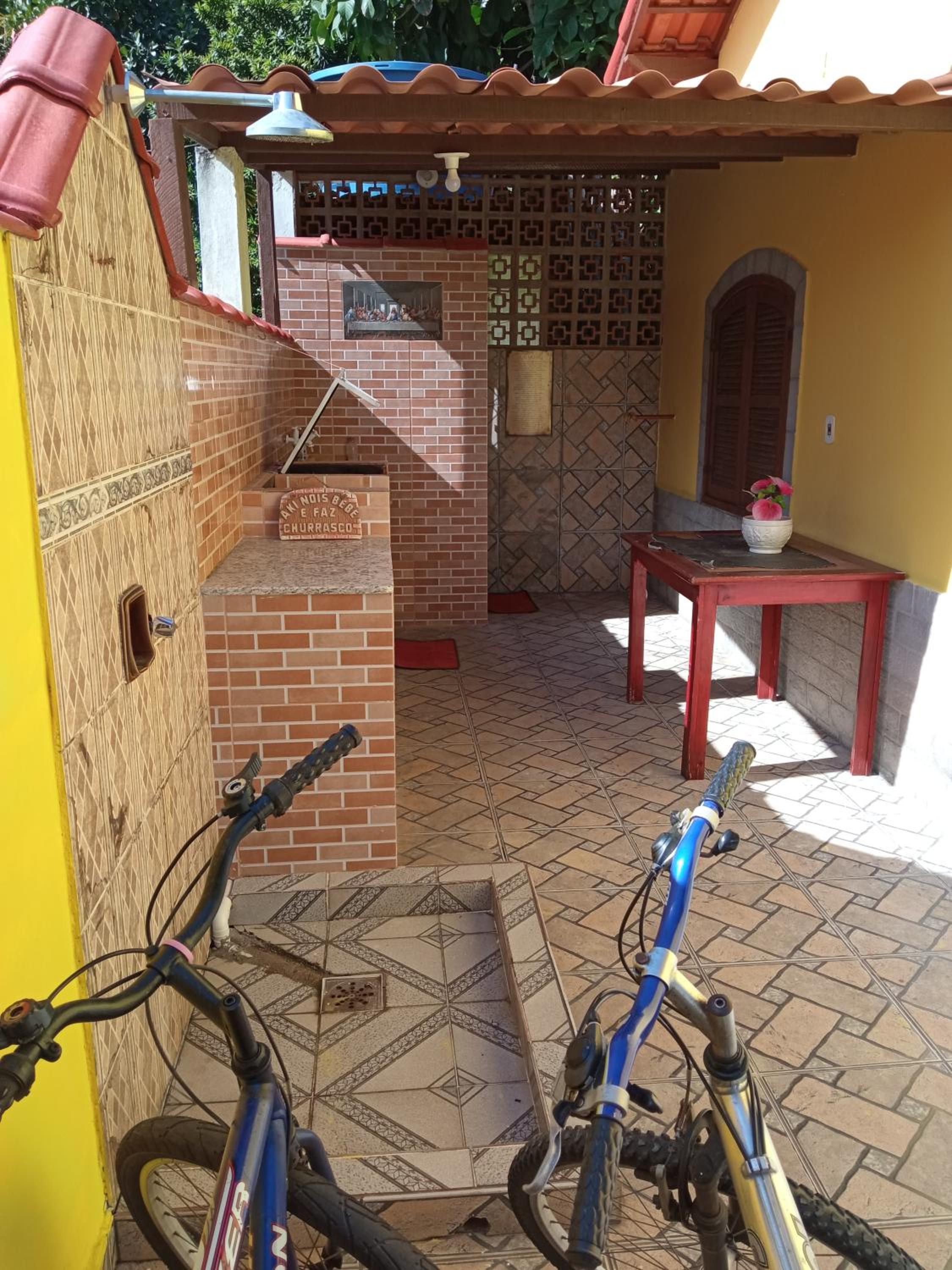 Saquarema - Casa Amarela ! Entre a praia e a Lagoa !