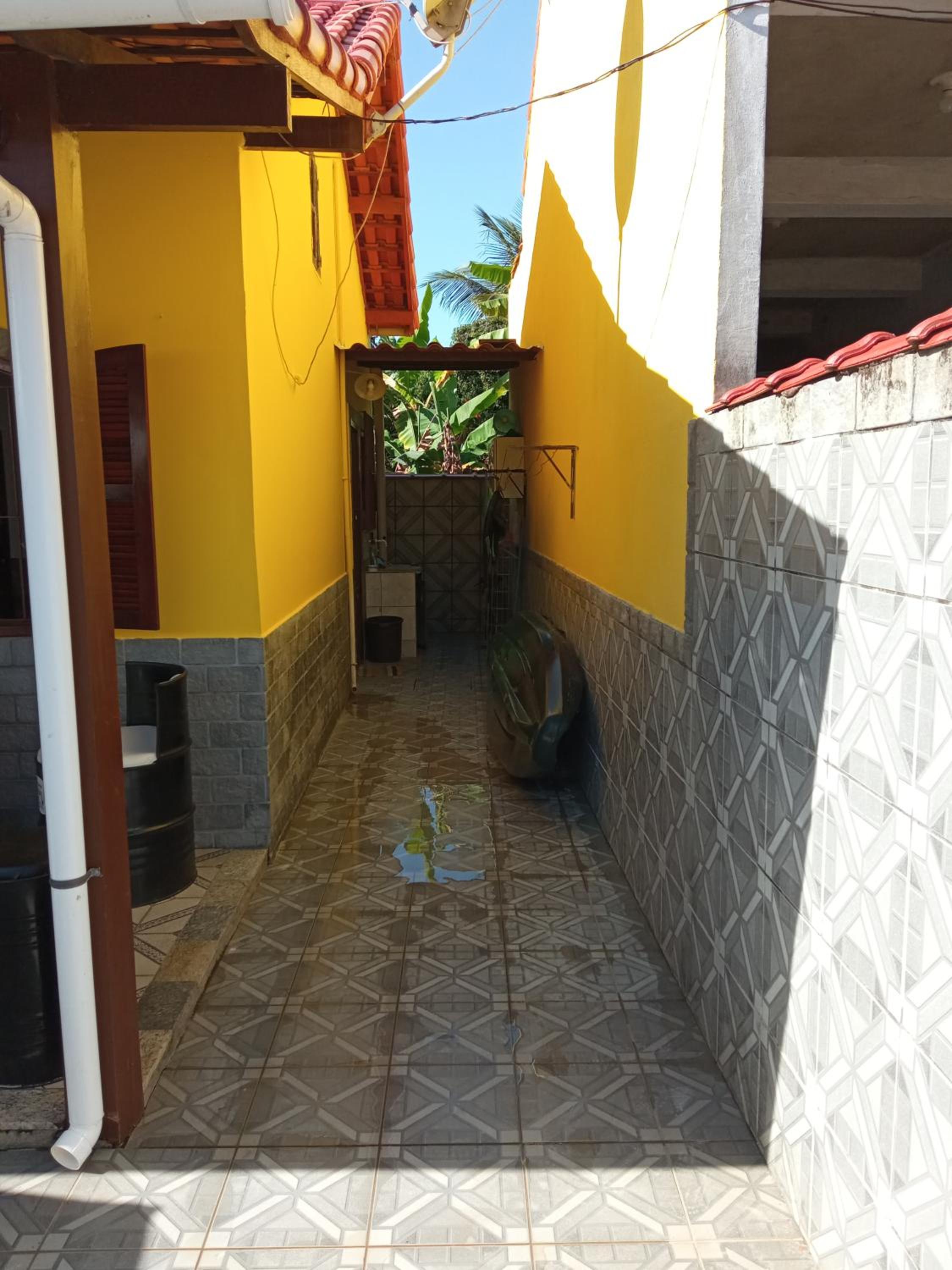 Saquarema - Casa Amarela ! Entre a praia e a Lagoa !