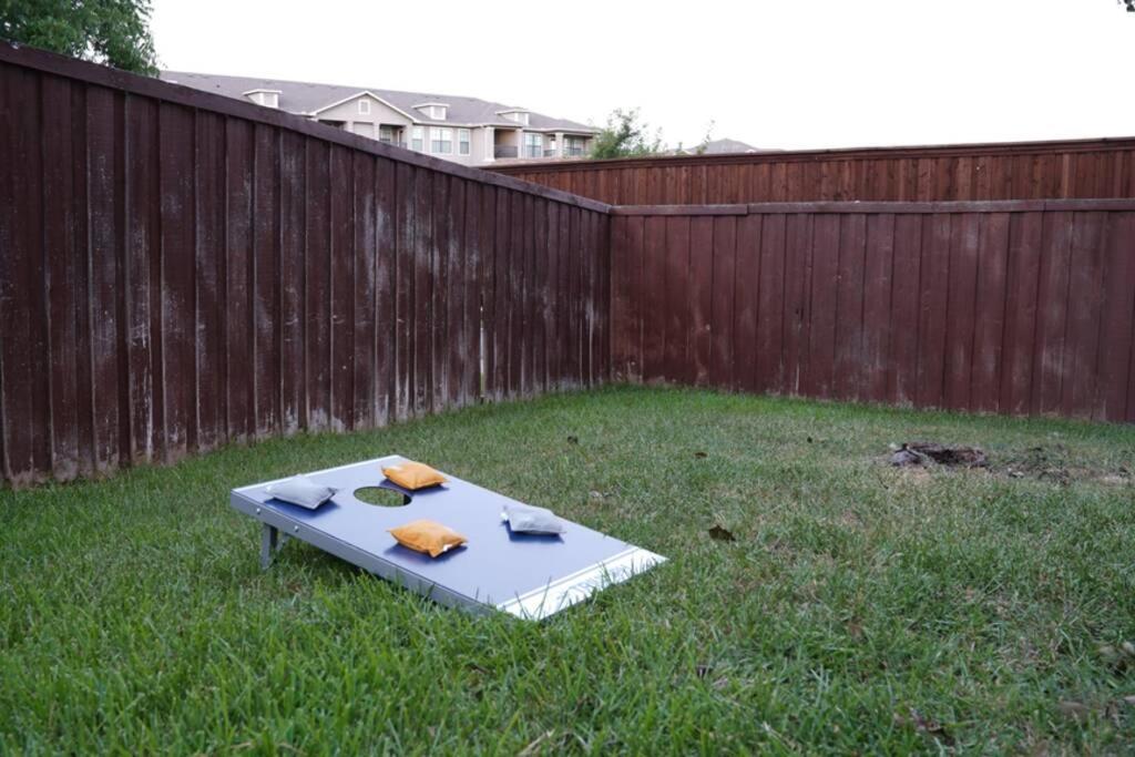 Remodeled luxury with Proximity view 4