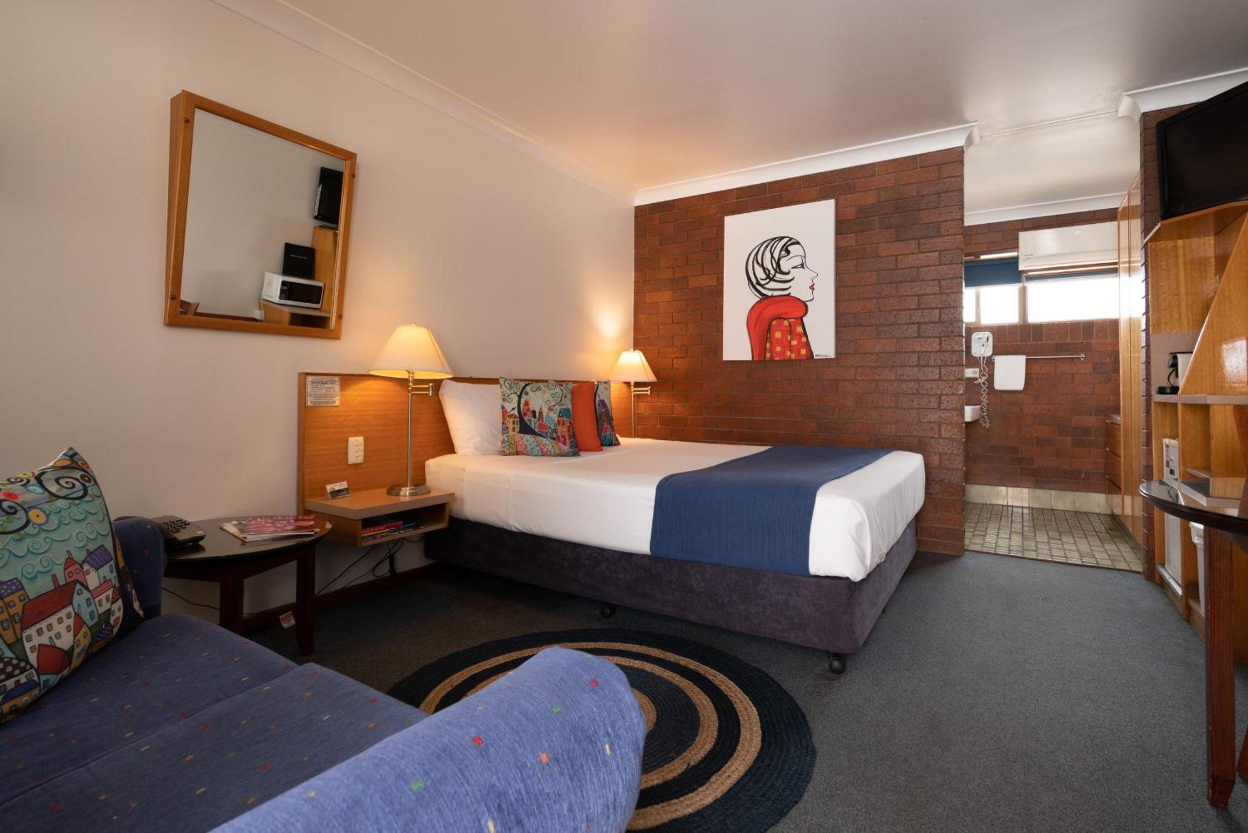 Country Pathfinder Motor Inn