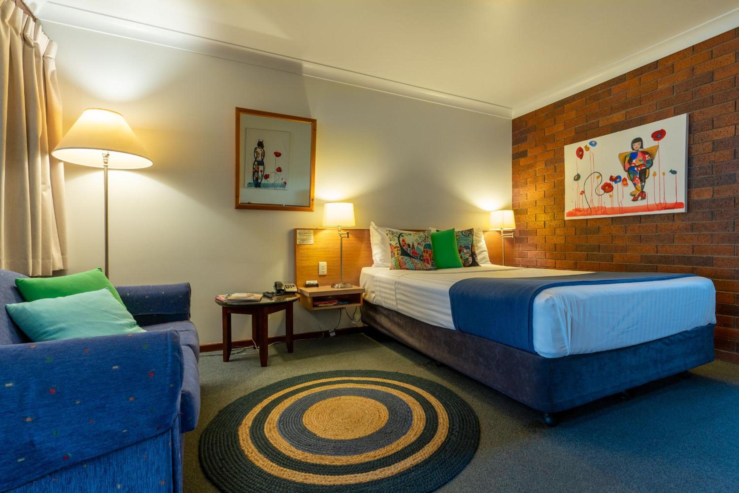 Country Pathfinder Motor Inn