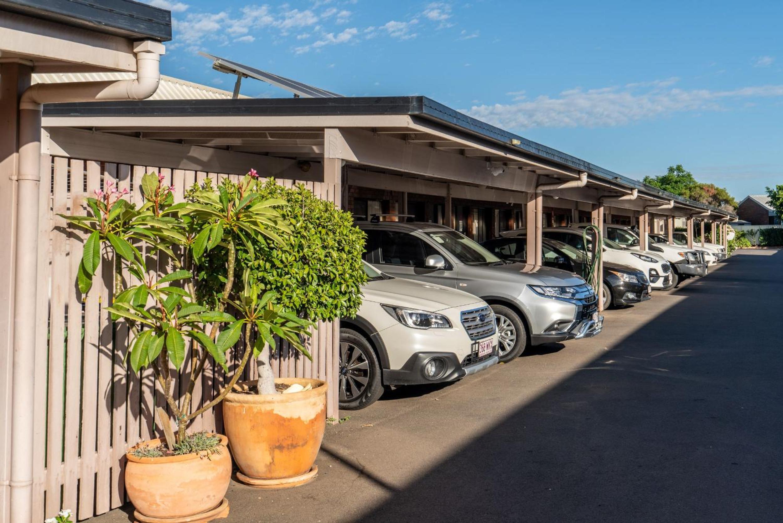 Country Pathfinder Motor Inn