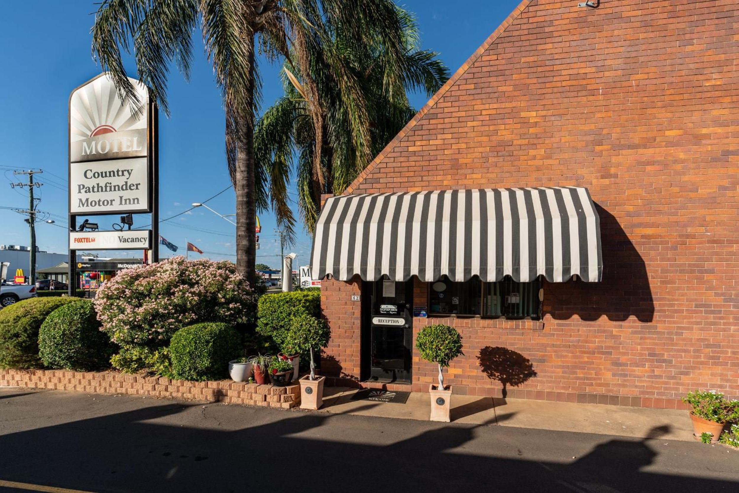 Country Pathfinder Motor Inn