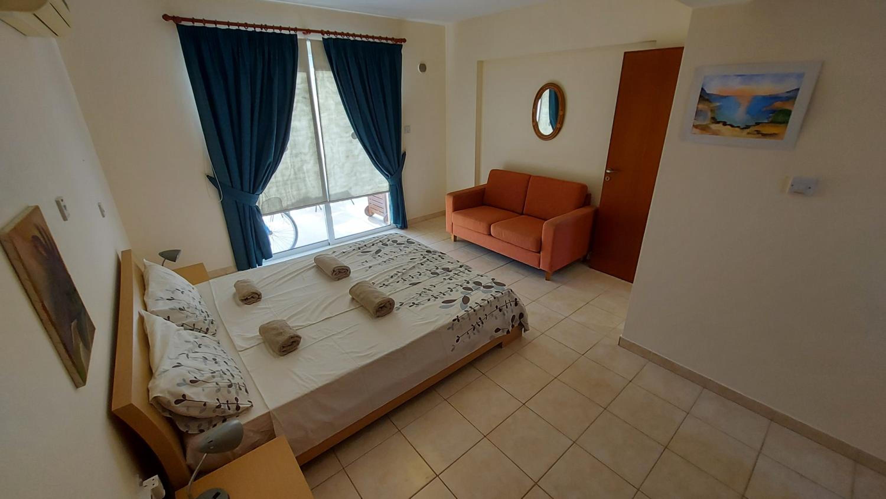 Nissi Golden Sands Lome