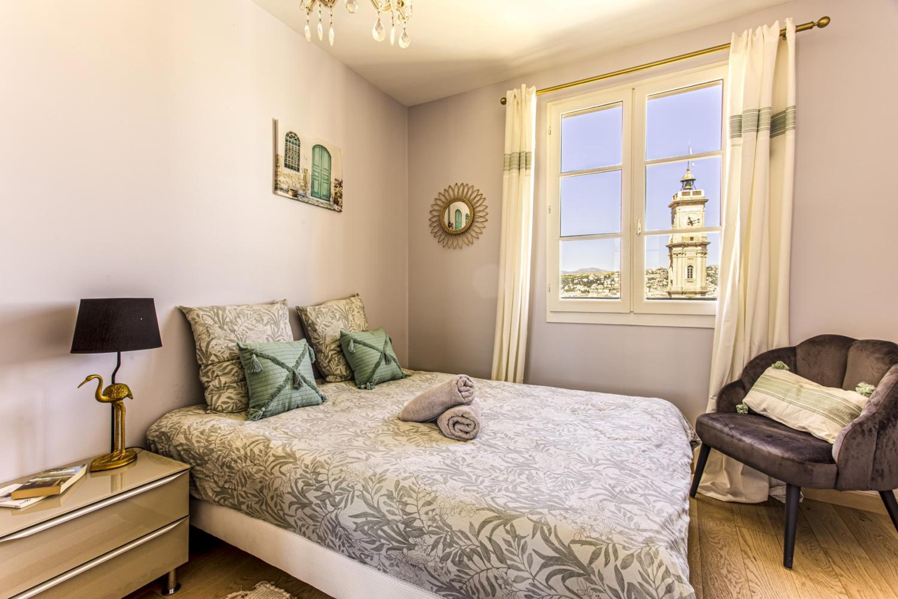 Providence - ELEGANT F3, VUE INCROYABLE, BALCON,ASCENSEUR, WIFI view 3