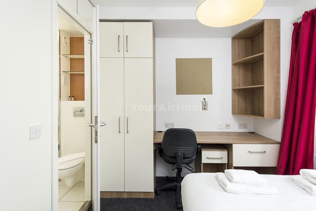 For Students Only Spacious Studios at AXO Camden in London