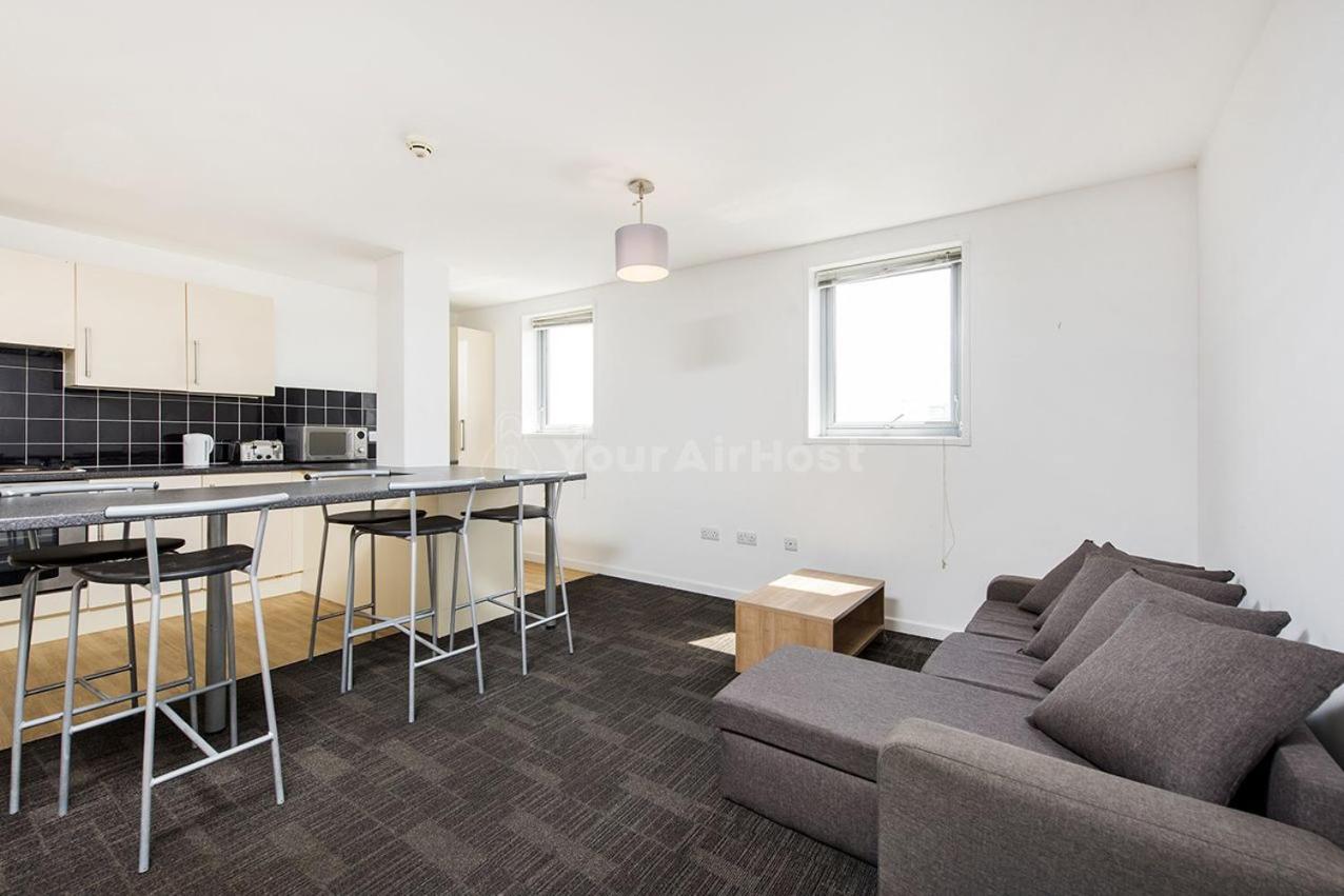 Students Only Private Bedroom at AXO Islington