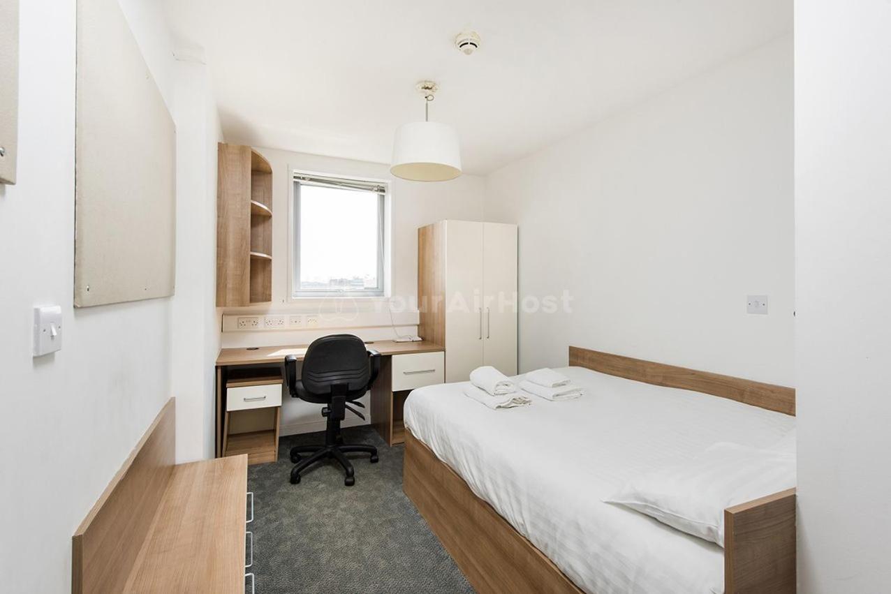 Students Only Private Bedroom at AXO Islington
