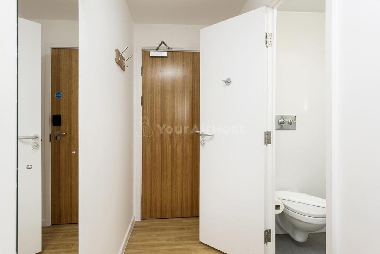 Students Only Private Bedroom at AXO Islington