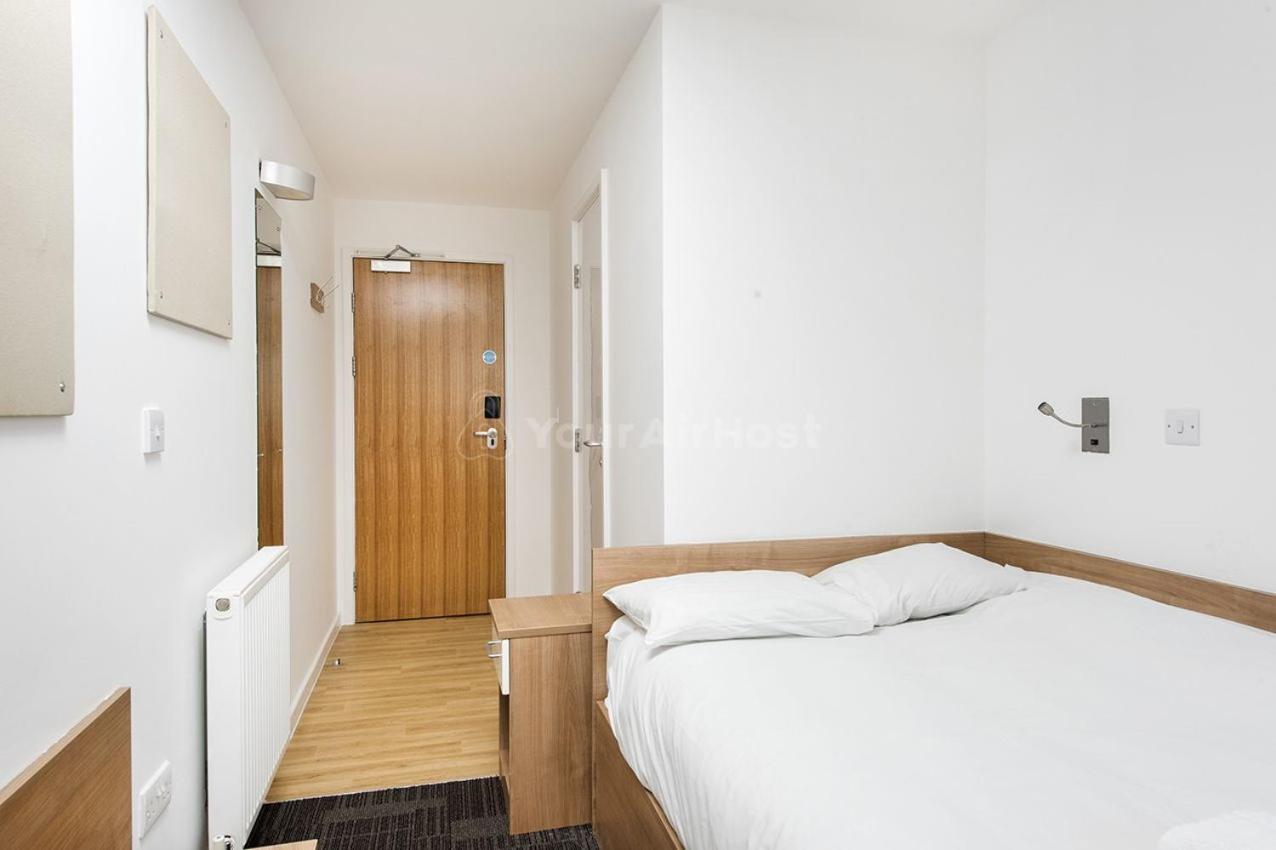 Students Only Private Bedroom at AXO Islington