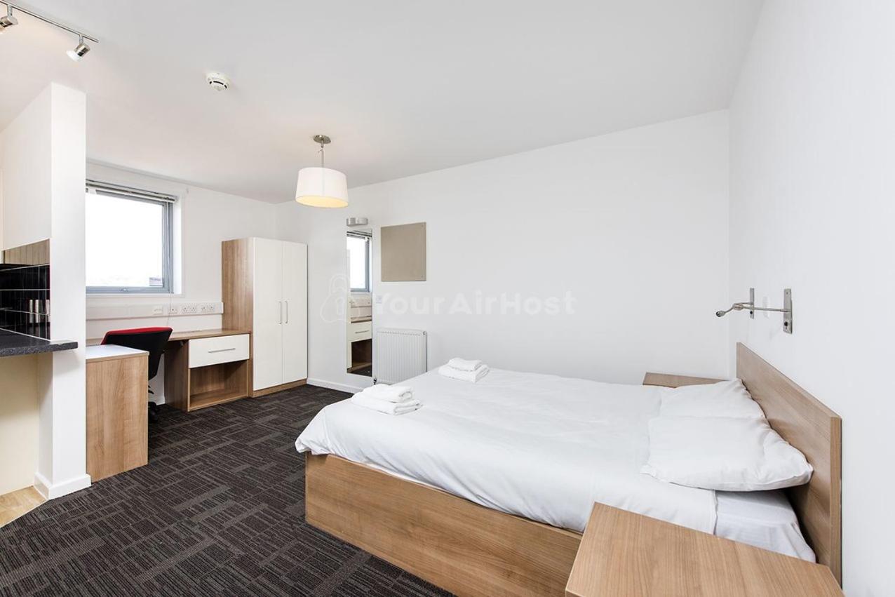 Students Only Private Bedroom at AXO Islington