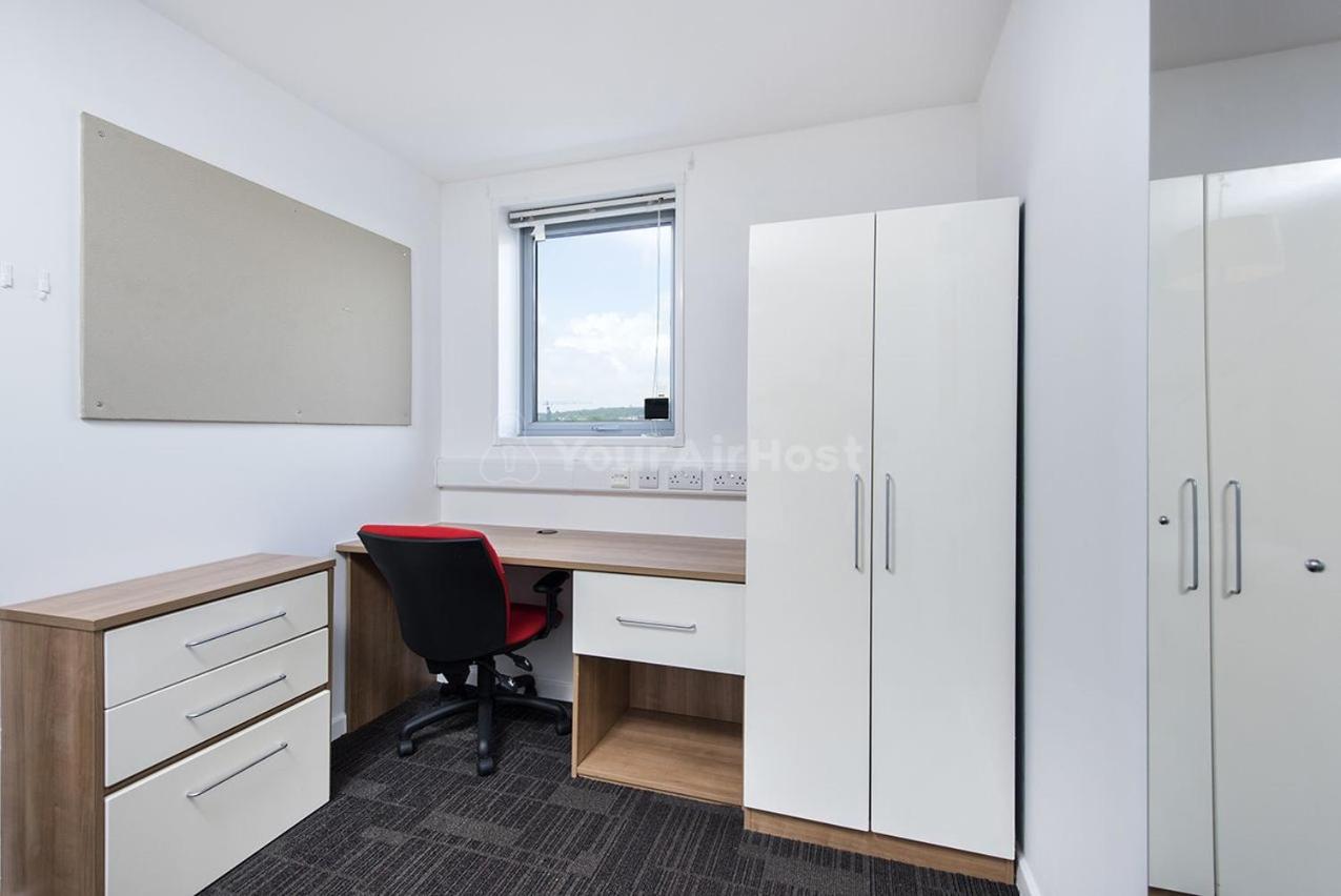 Students Only Private Bedroom at AXO Islington