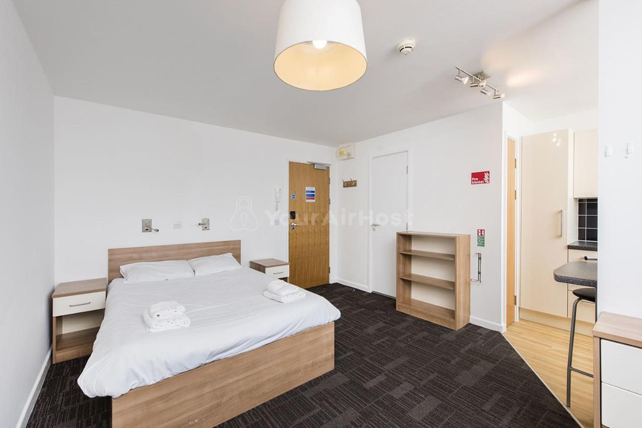 Students Only Private Bedroom at AXO Islington