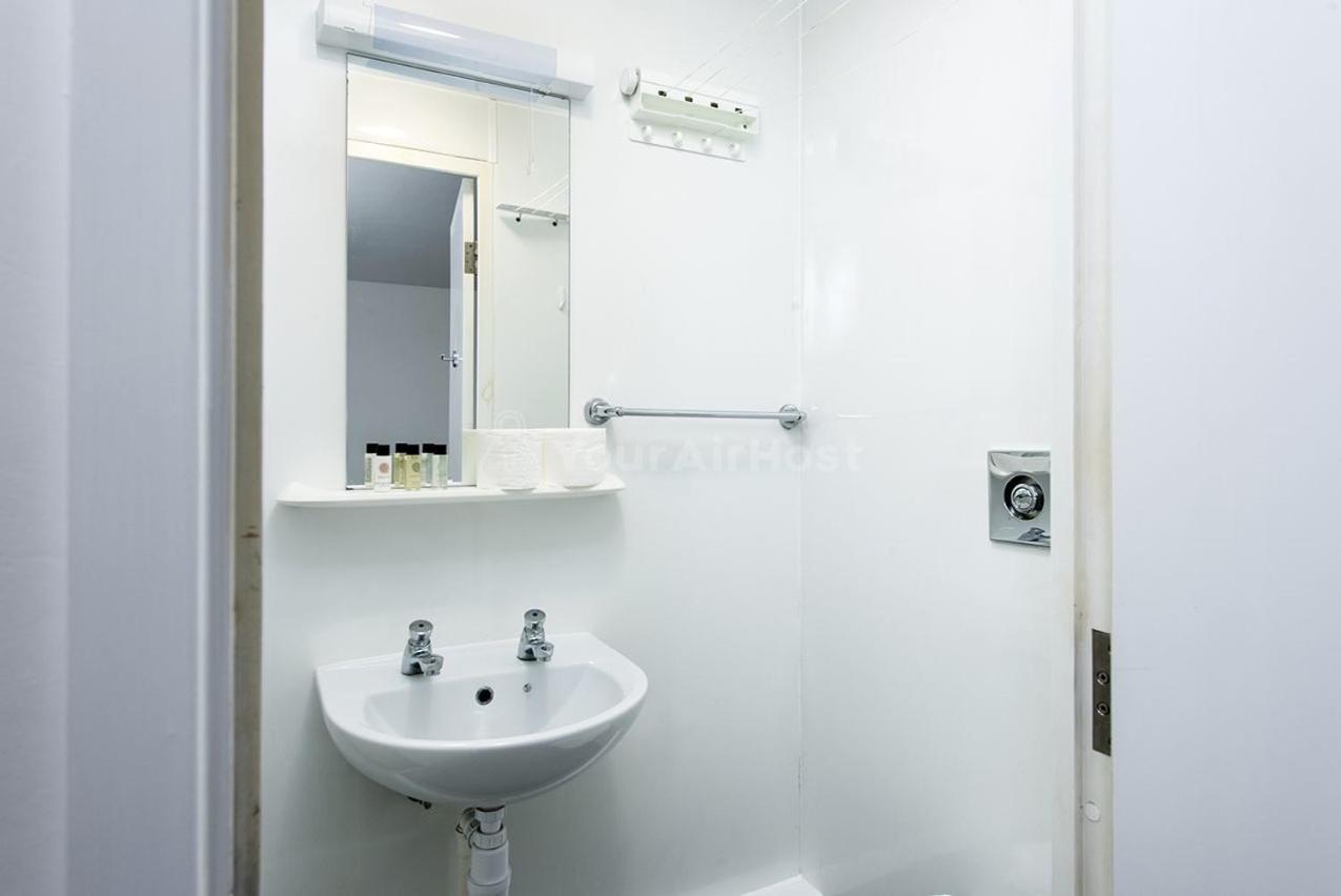 Students Only Private Bedroom at AXO Islington