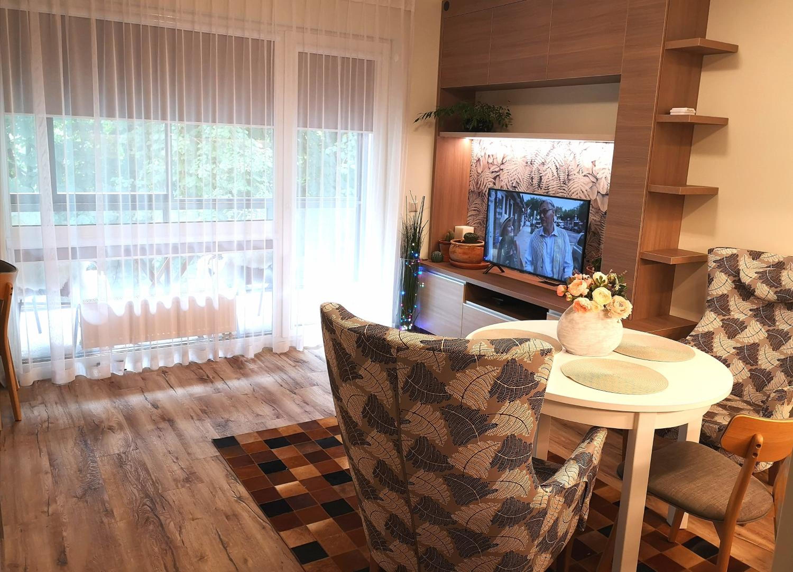 Apartment by the Linden trees view 2