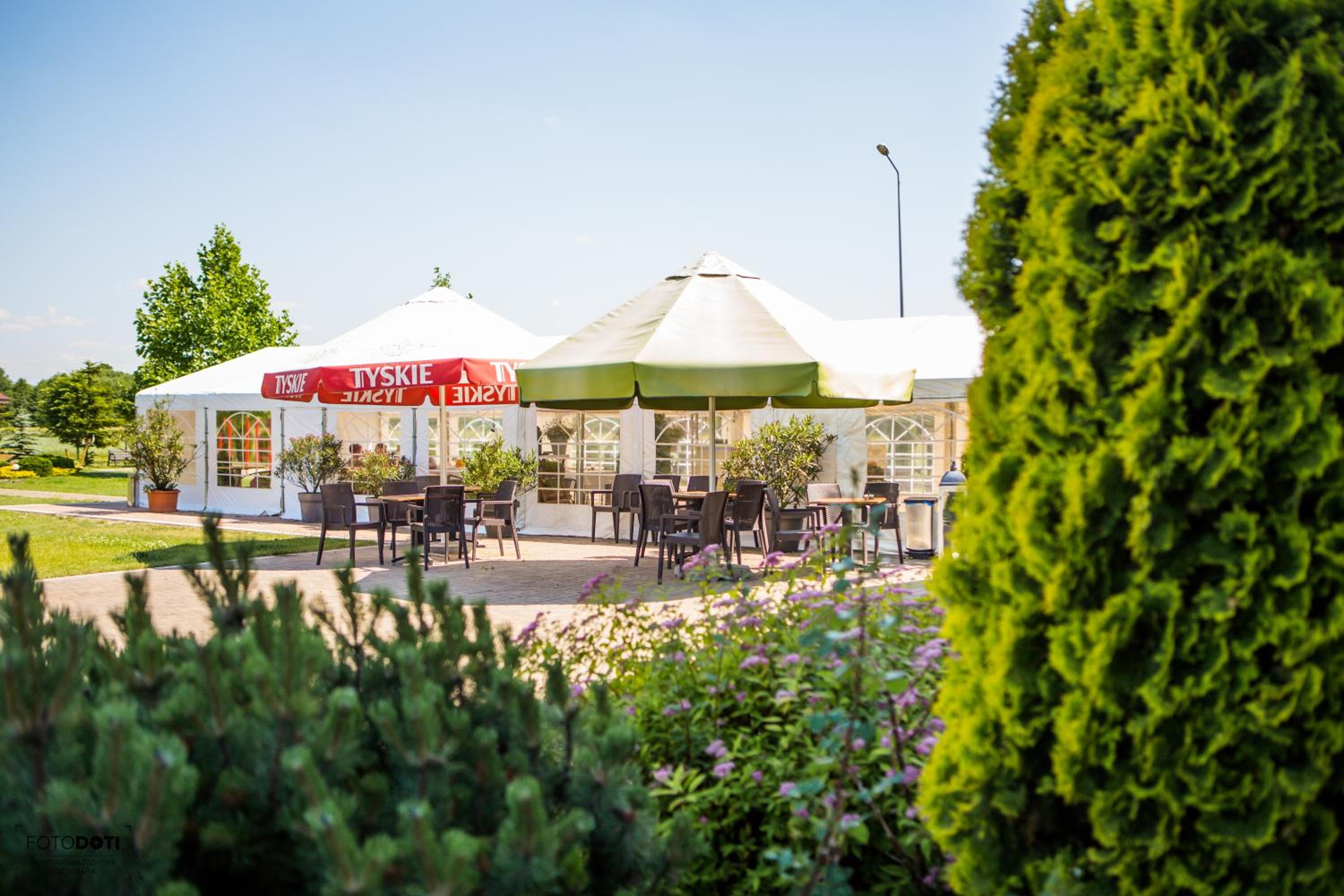 GOŚCINIEC ZACISZE - pokoje & restauracja blisko A2 Dąbie - Uniejów