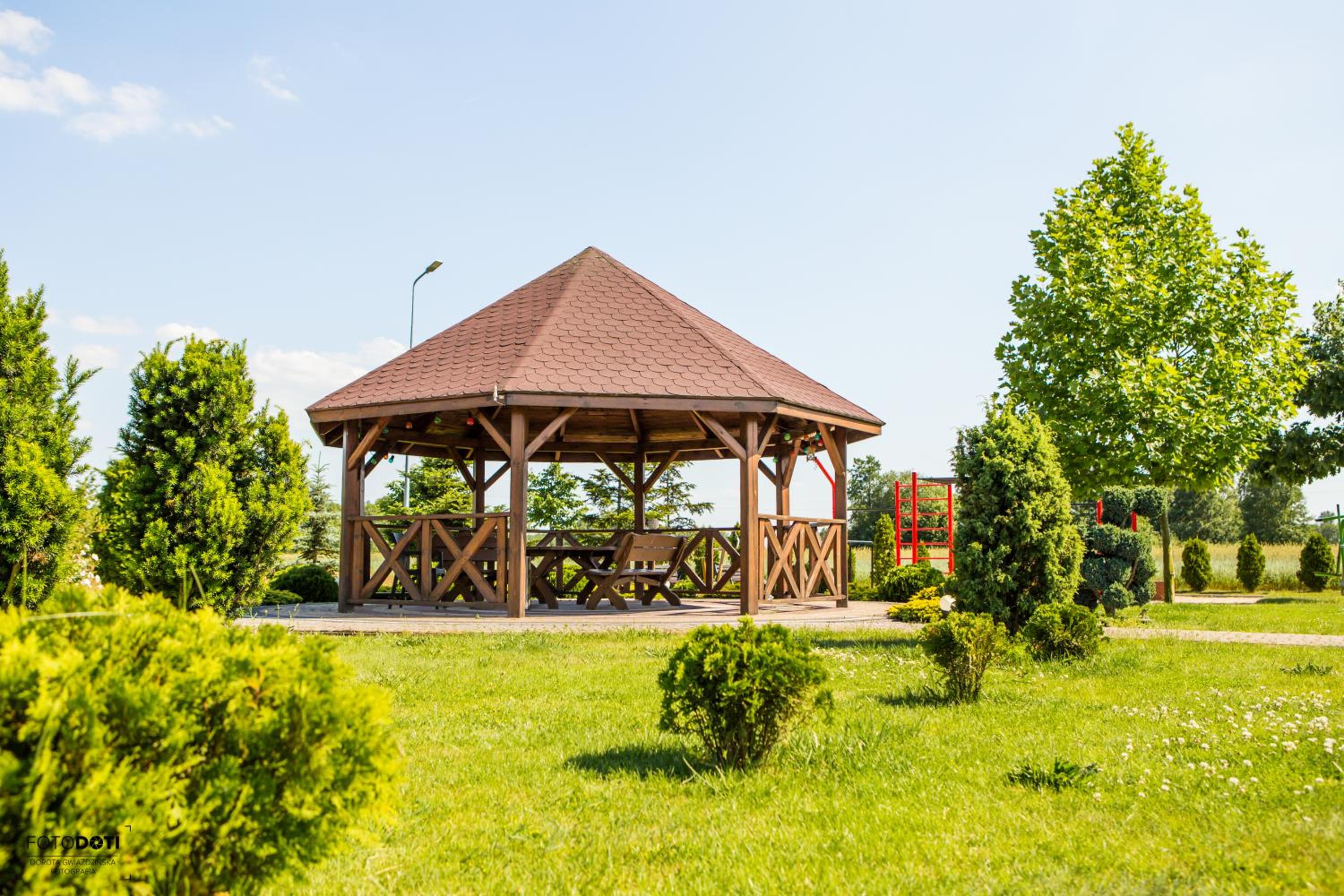 GOŚCINIEC ZACISZE - pokoje & restauracja blisko A2 Dąbie - Uniejów