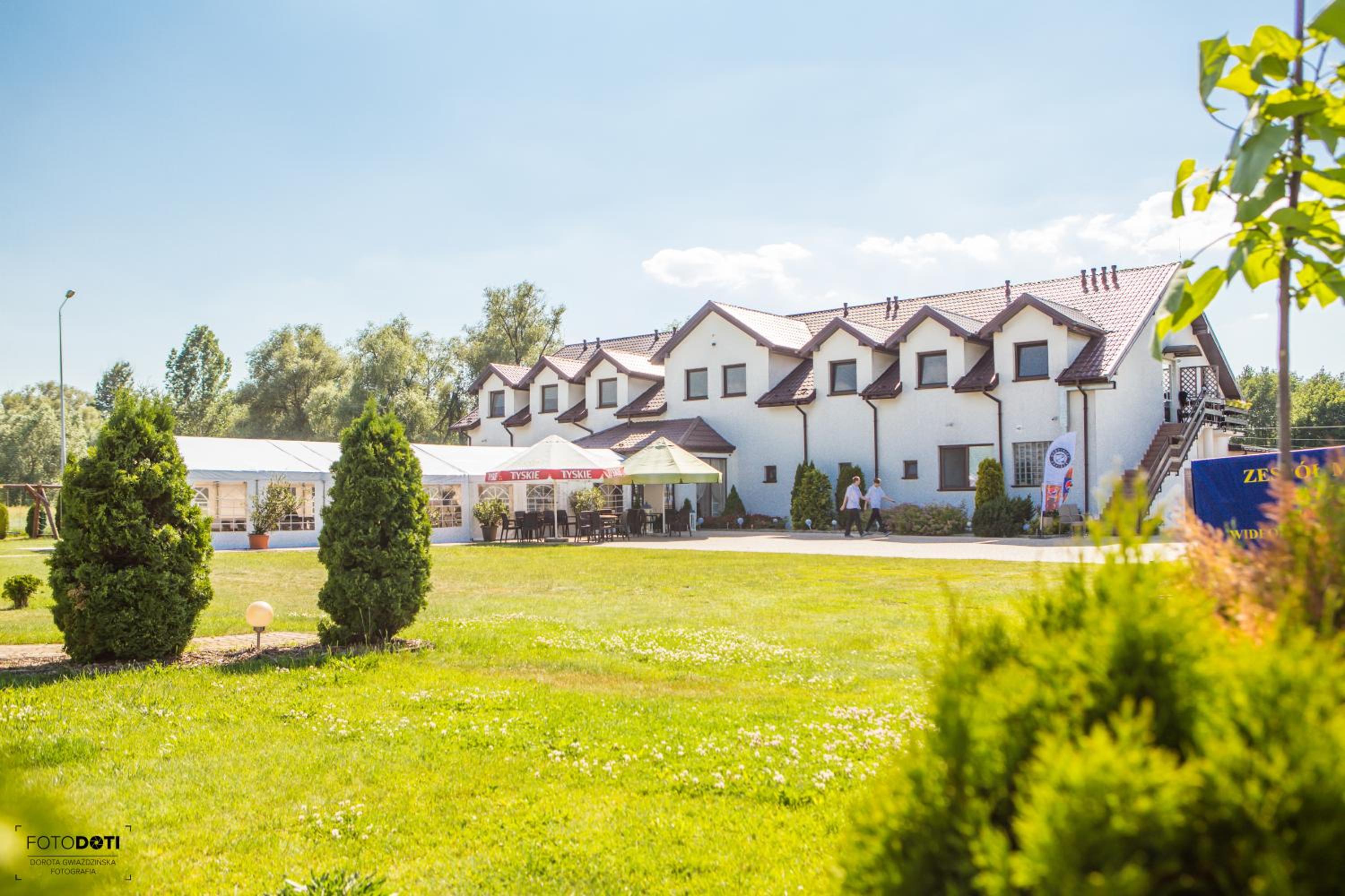 GOŚCINIEC ZACISZE - pokoje & restauracja blisko A2 Dąbie - Uniejów