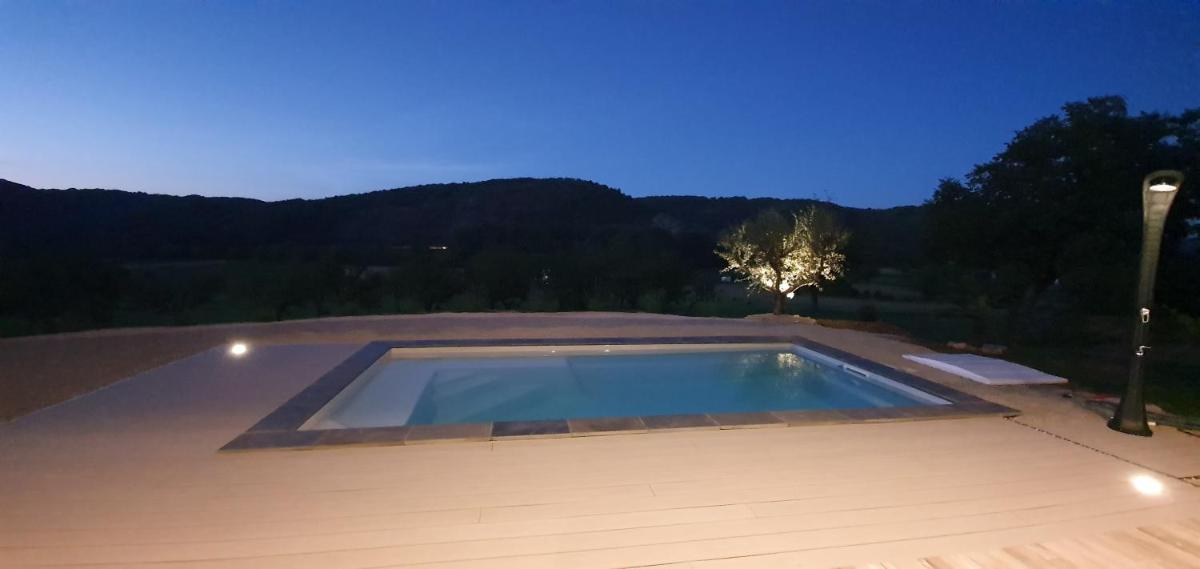 Gites Veyrieres - Property Image 9