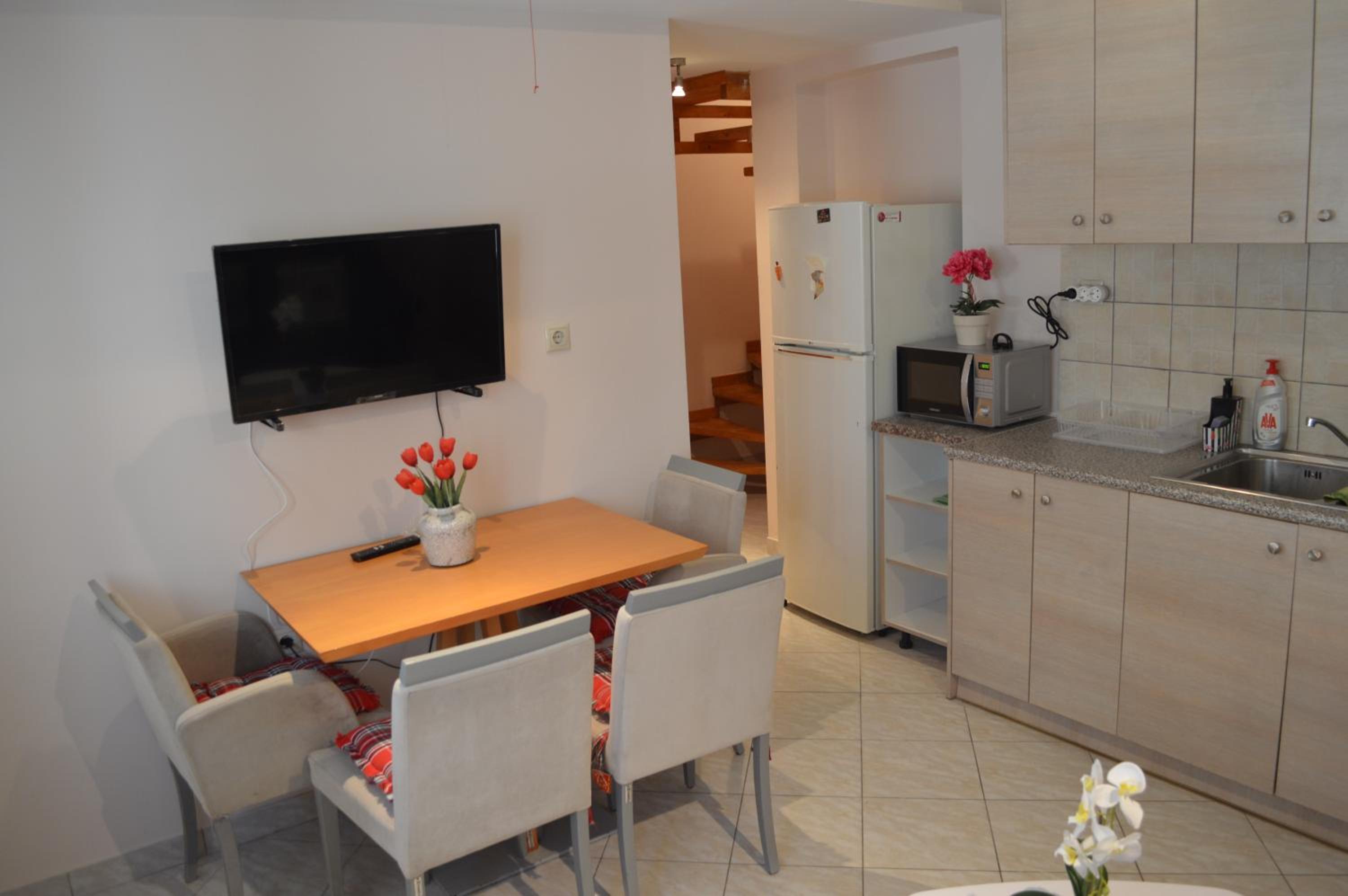 Anastasias Apartment center City by Dimitropoulos view 4