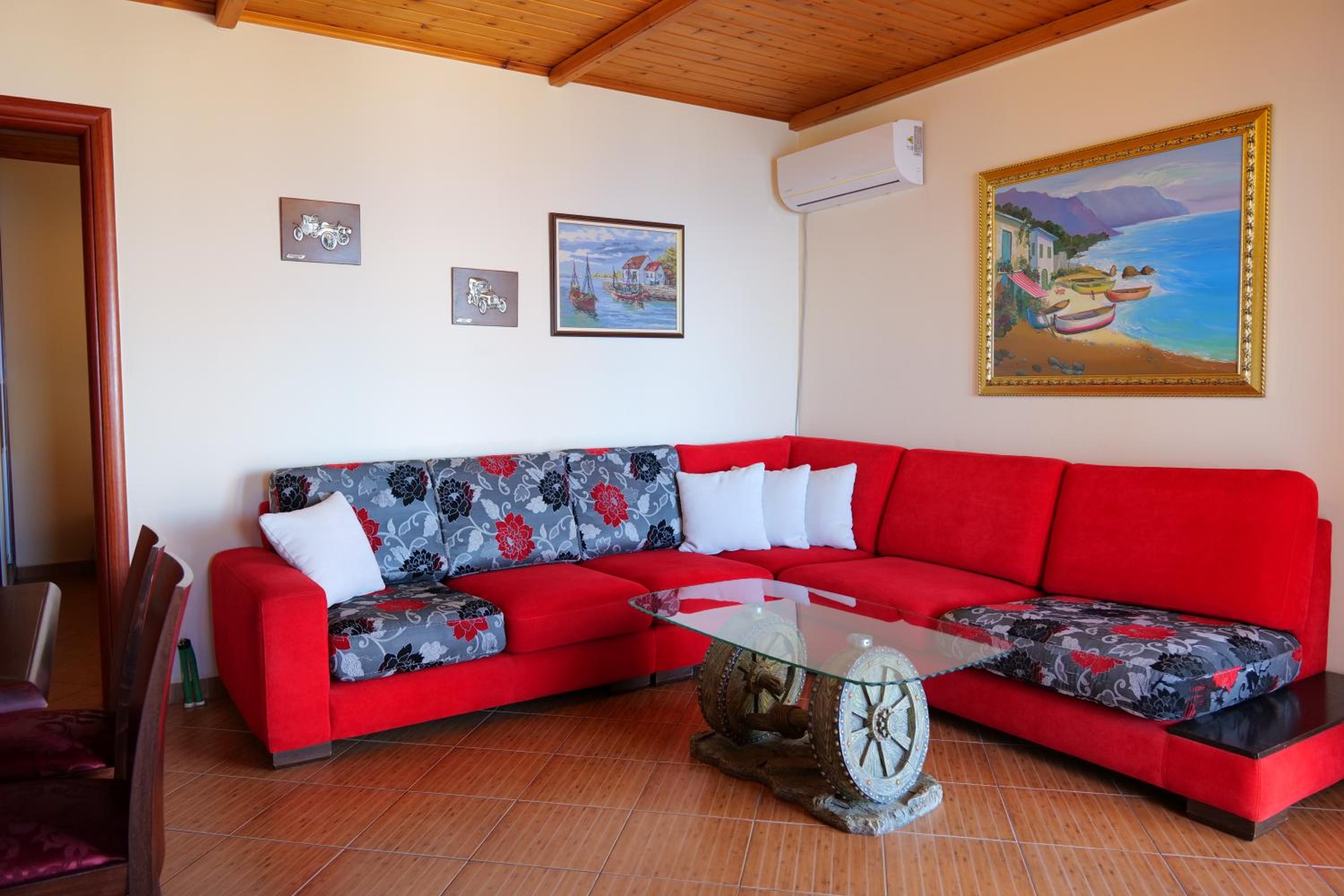 Villa Crystal