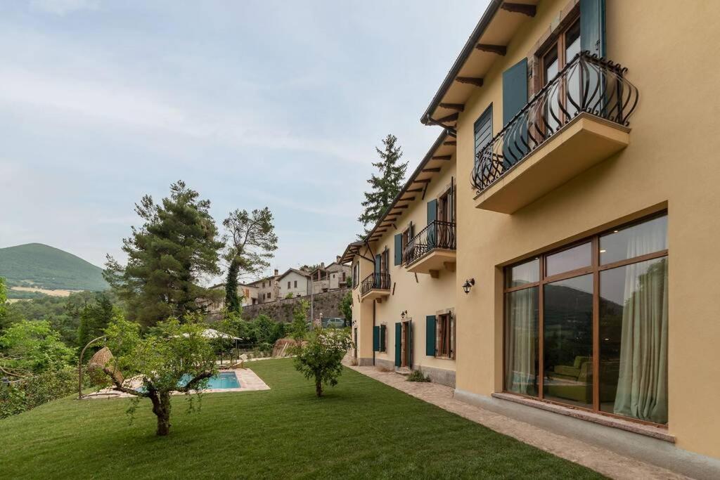 Villa Gina Umbria Luxury Retreat view 2