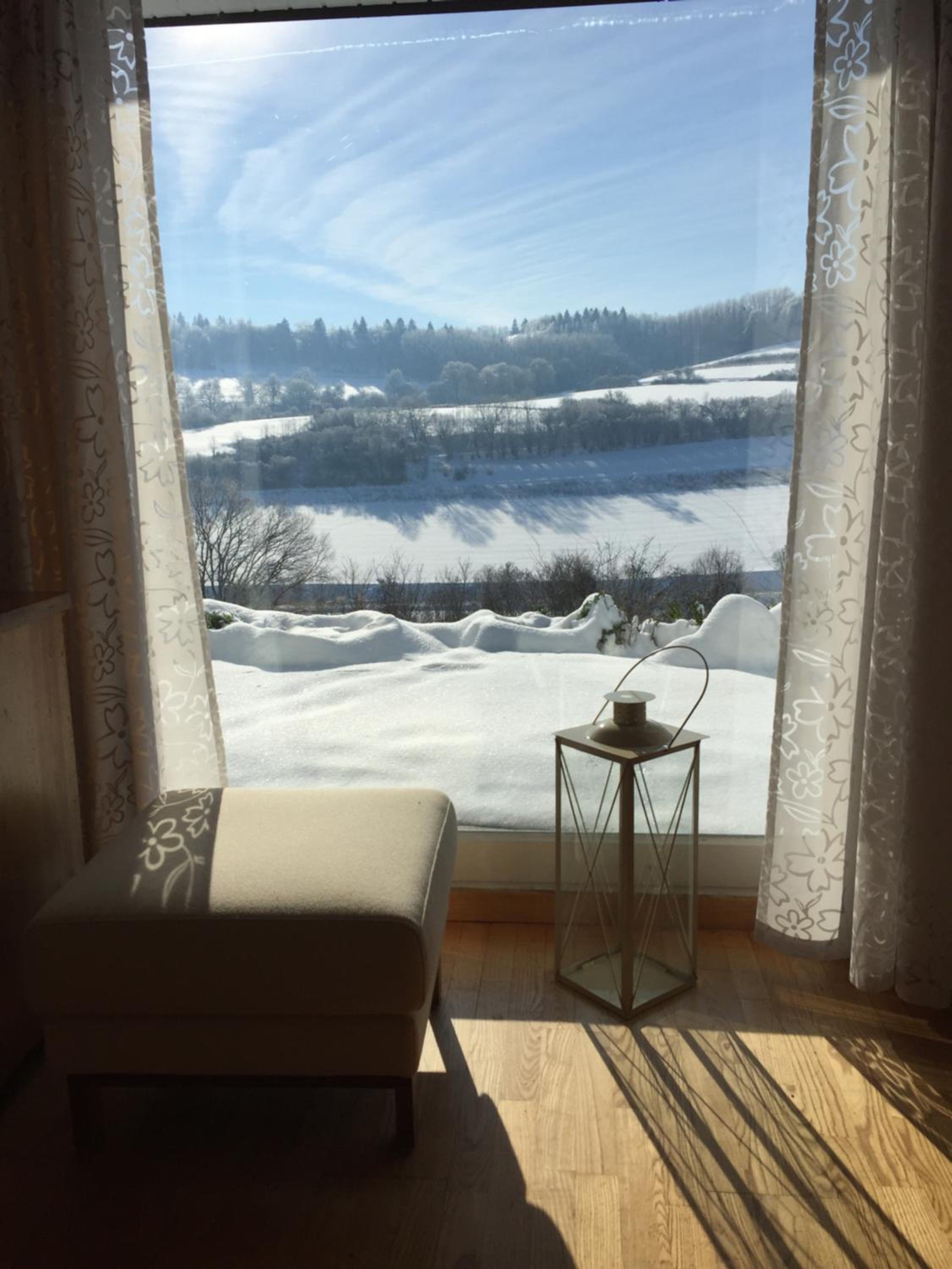 Idyllisch Wohnen im Weserbergland - Bungalow mit phantastischer Aussicht für 4 Personen