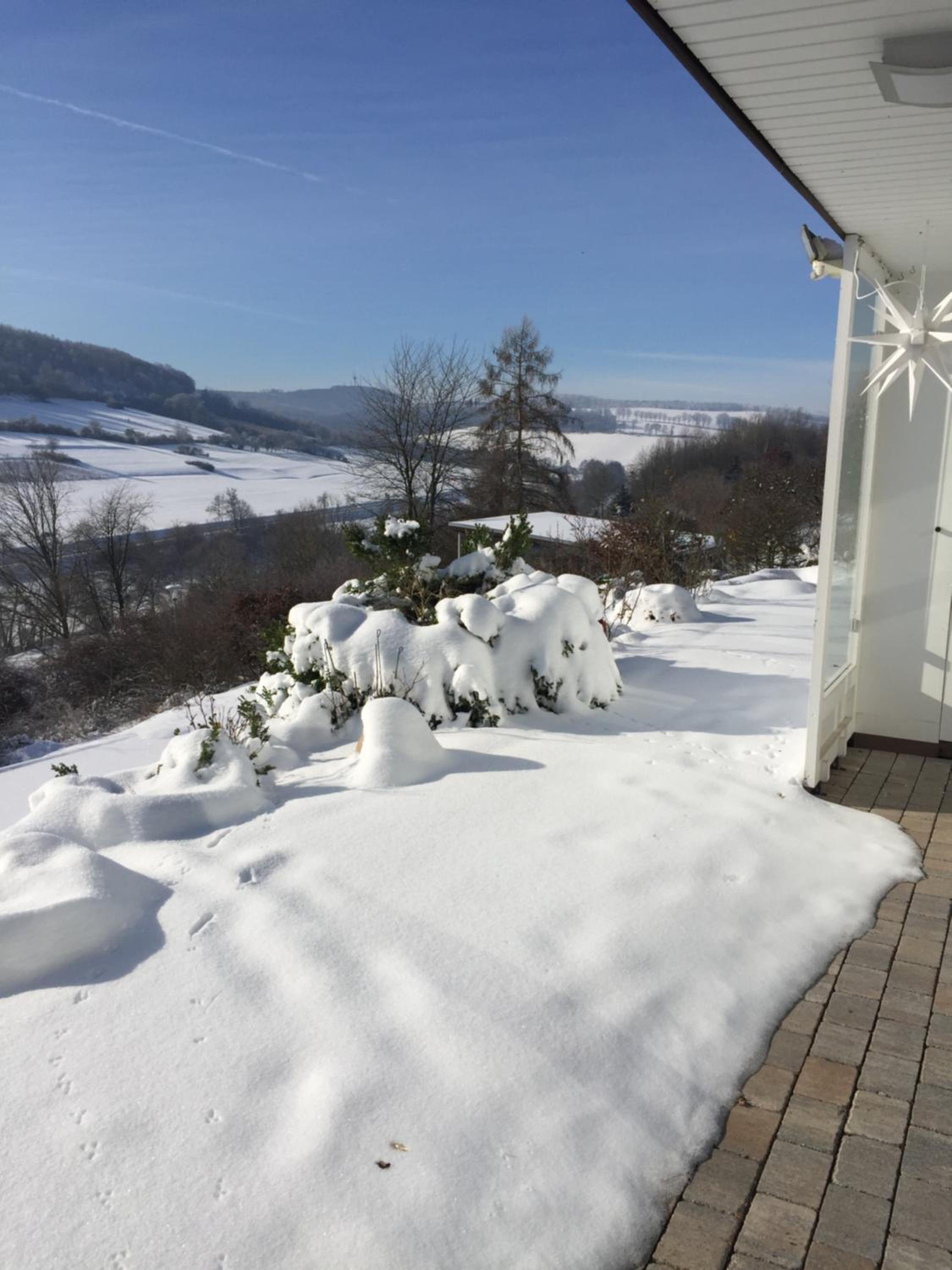 Idyllisch Wohnen im Weserbergland - Bungalow mit phantastischer Aussicht für 4 Personen