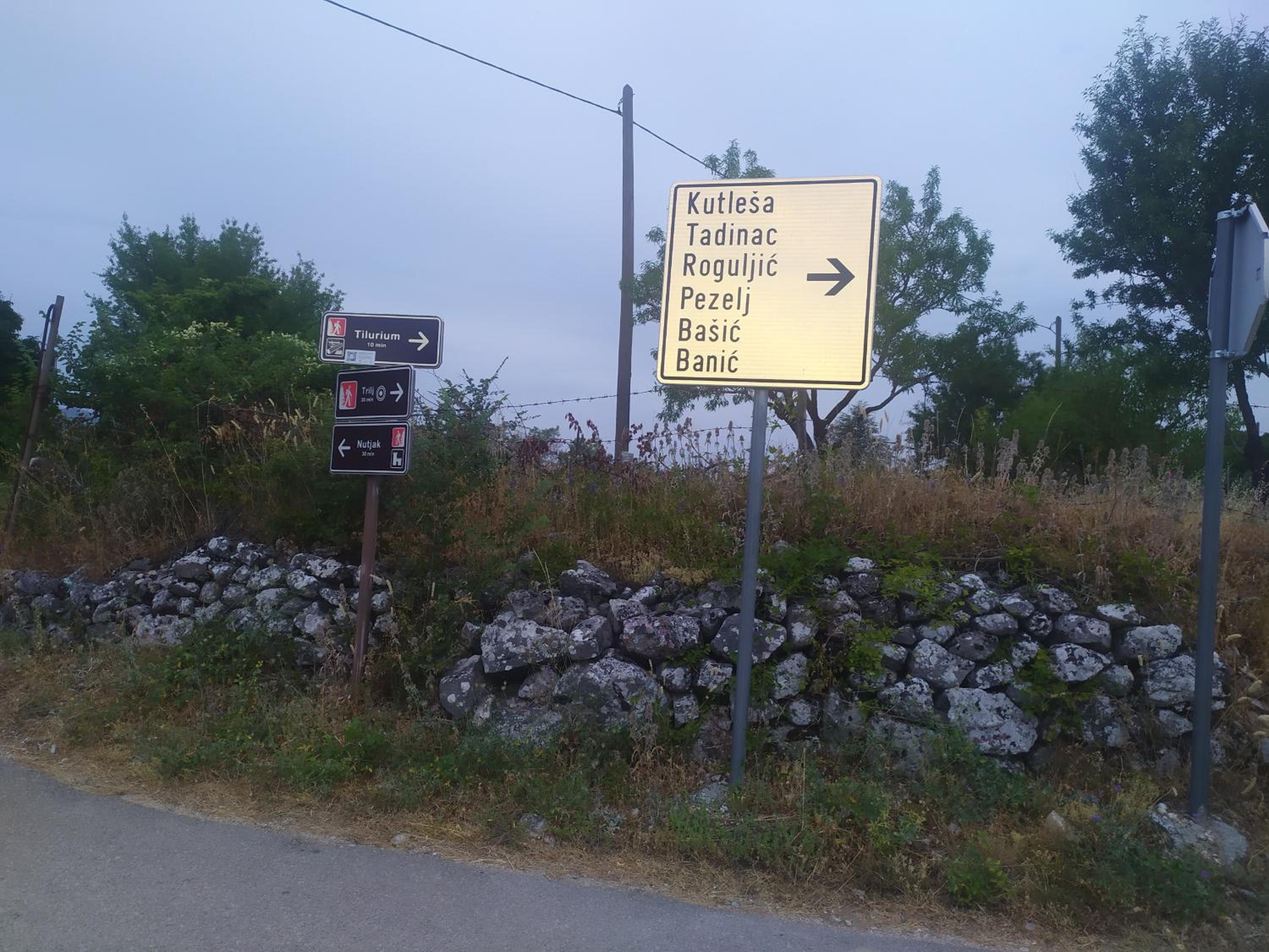 Casa di Oliva-house with heated pool & jacuzzi in Trilj, Croatia view 3