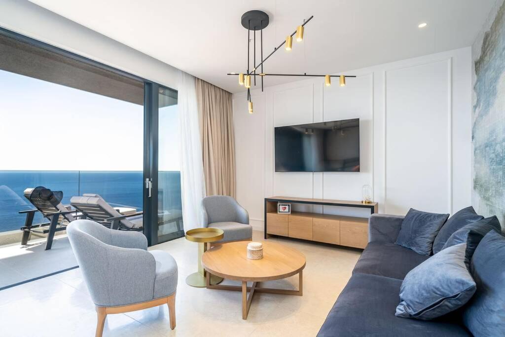 New&Luxury 5* with an Amazing View - Pure Apartment