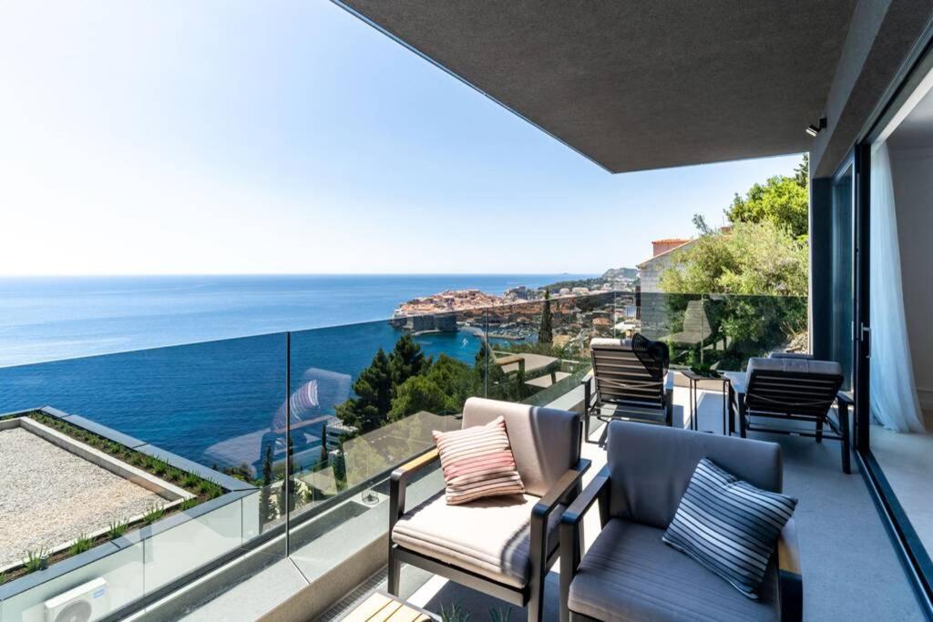 New&Luxury 5* with an Amazing View - Pure Apartment