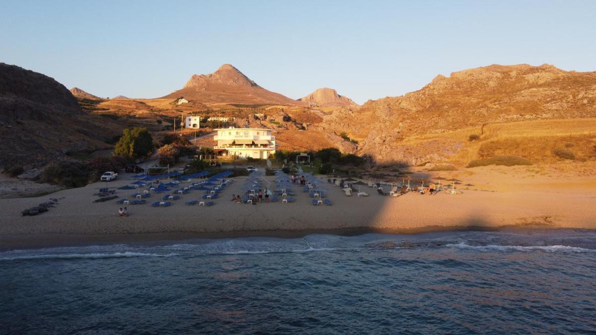 Schoinaria Bay photo 3