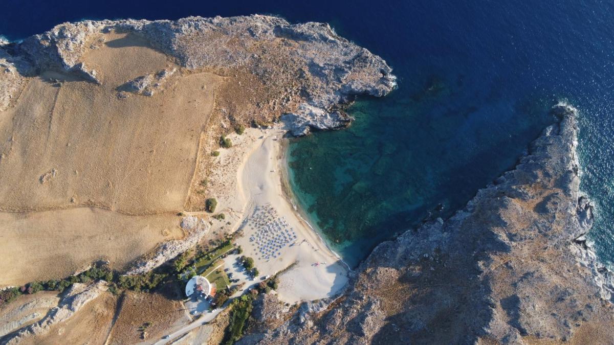 Schoinaria Bay photo 2