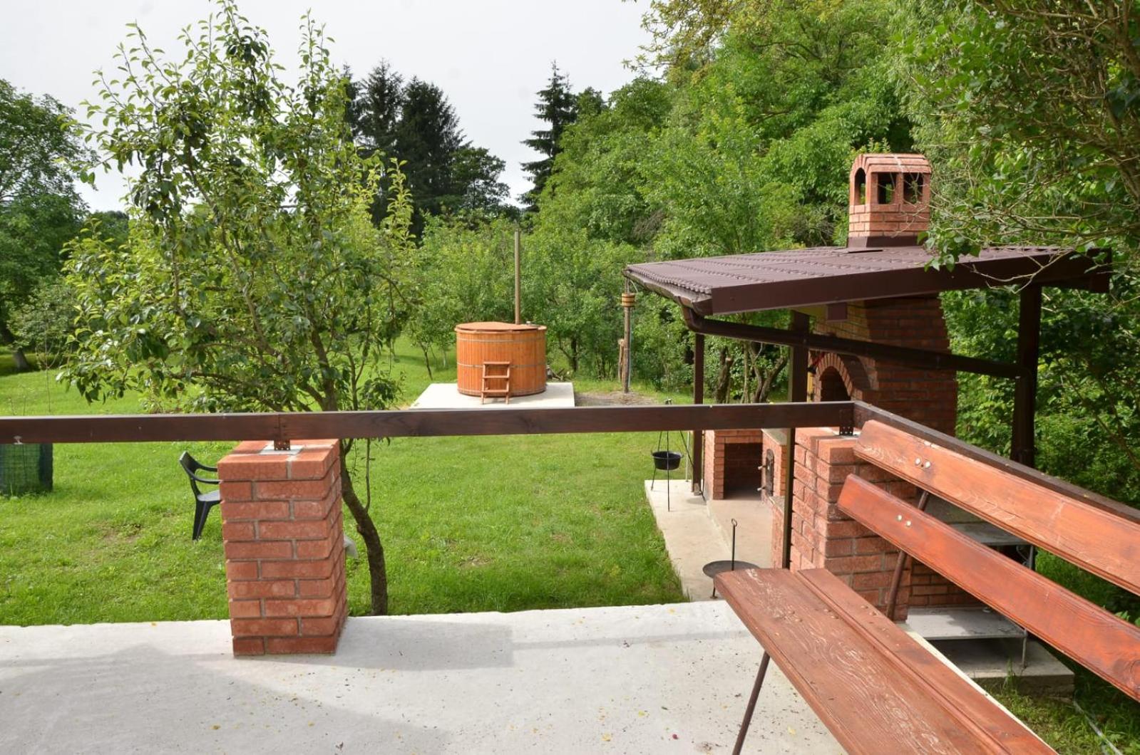Casa rurală cu livadă LavAndra