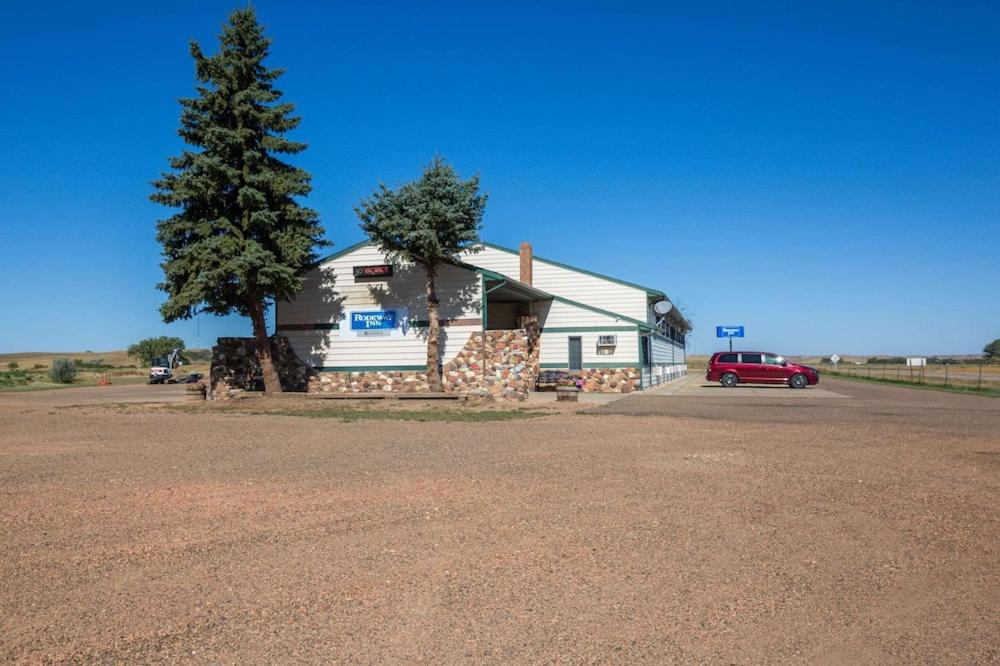 The Roosevelt Hotel & RV Park Gateway to Theodore Roosevelt National Park i-94